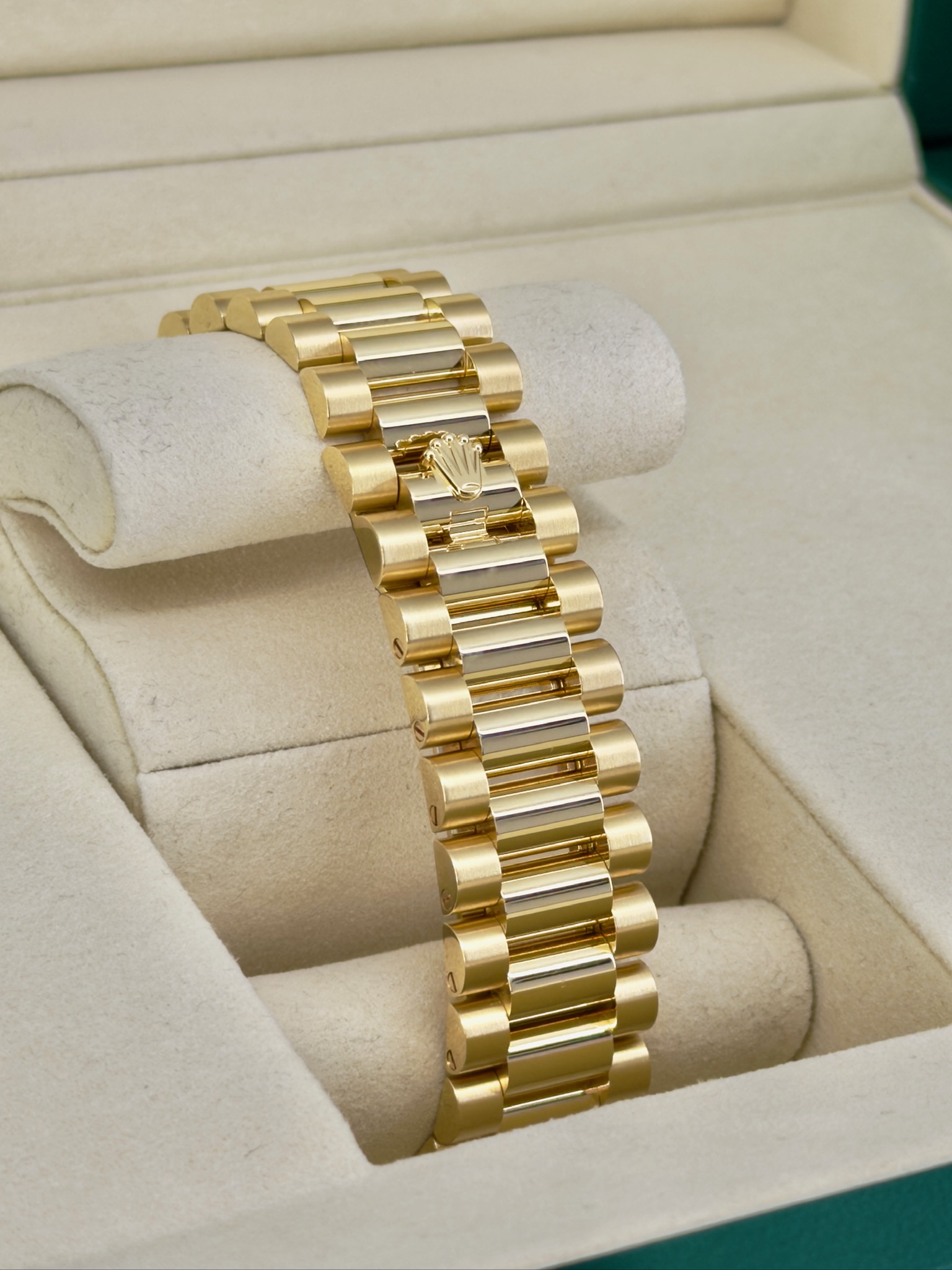 Bracelet 2 Pre-Owned Rolex Day-Date Green Baguette 128238 Box and Papers