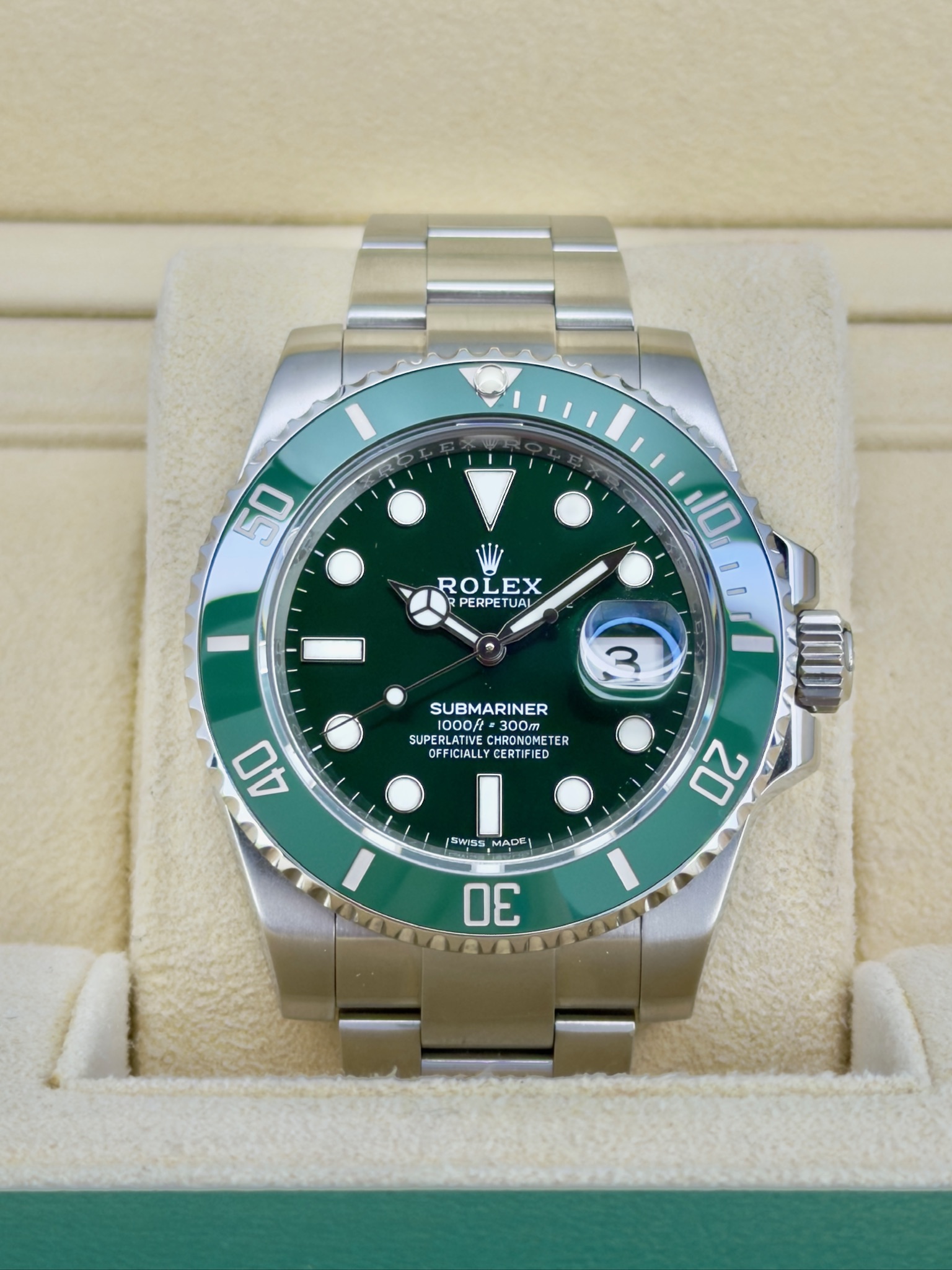 Front Face Pre-Owned Rolex Submariner 116610Lv Box and Papers