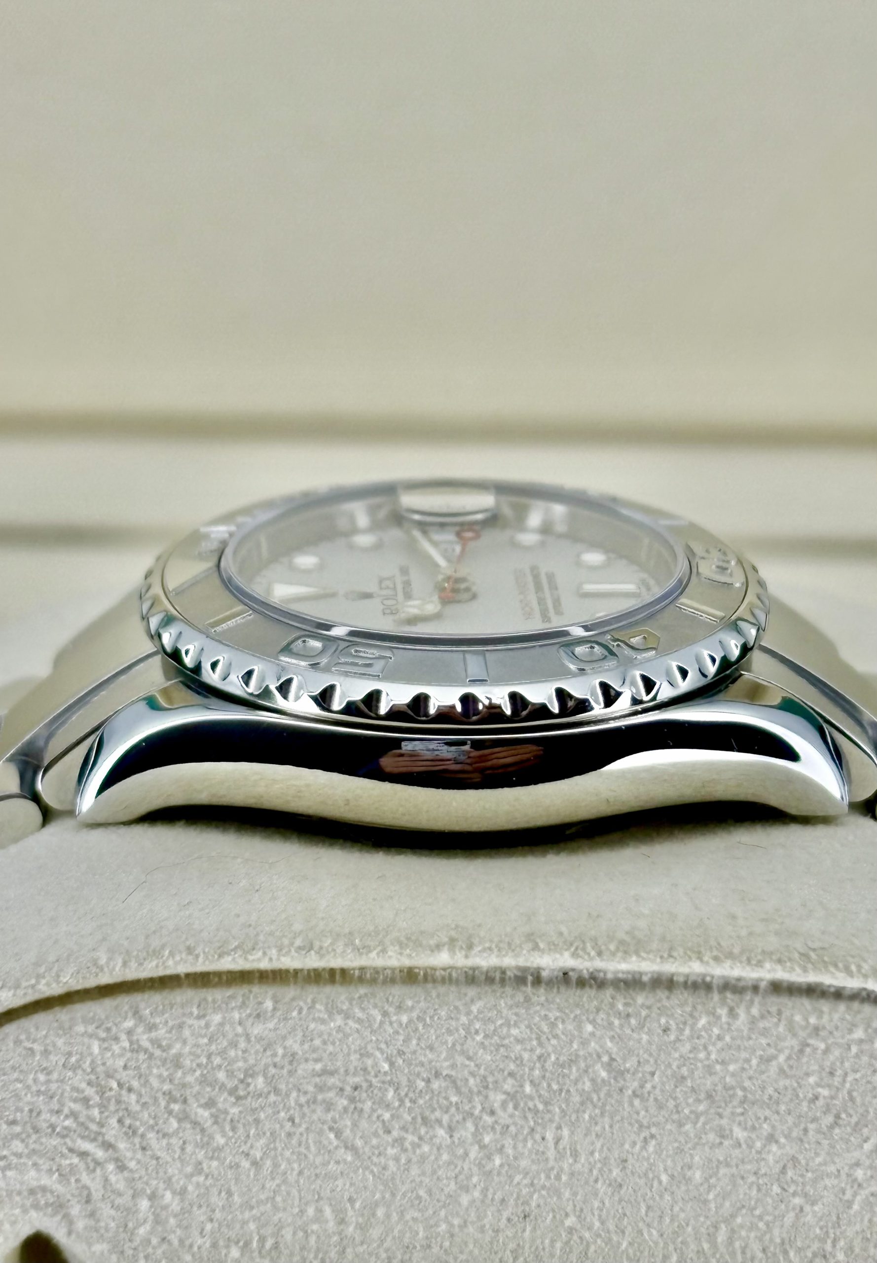 Side Case 1 Pre-Owned Rolex Yachtmaster 169622 Rhodium