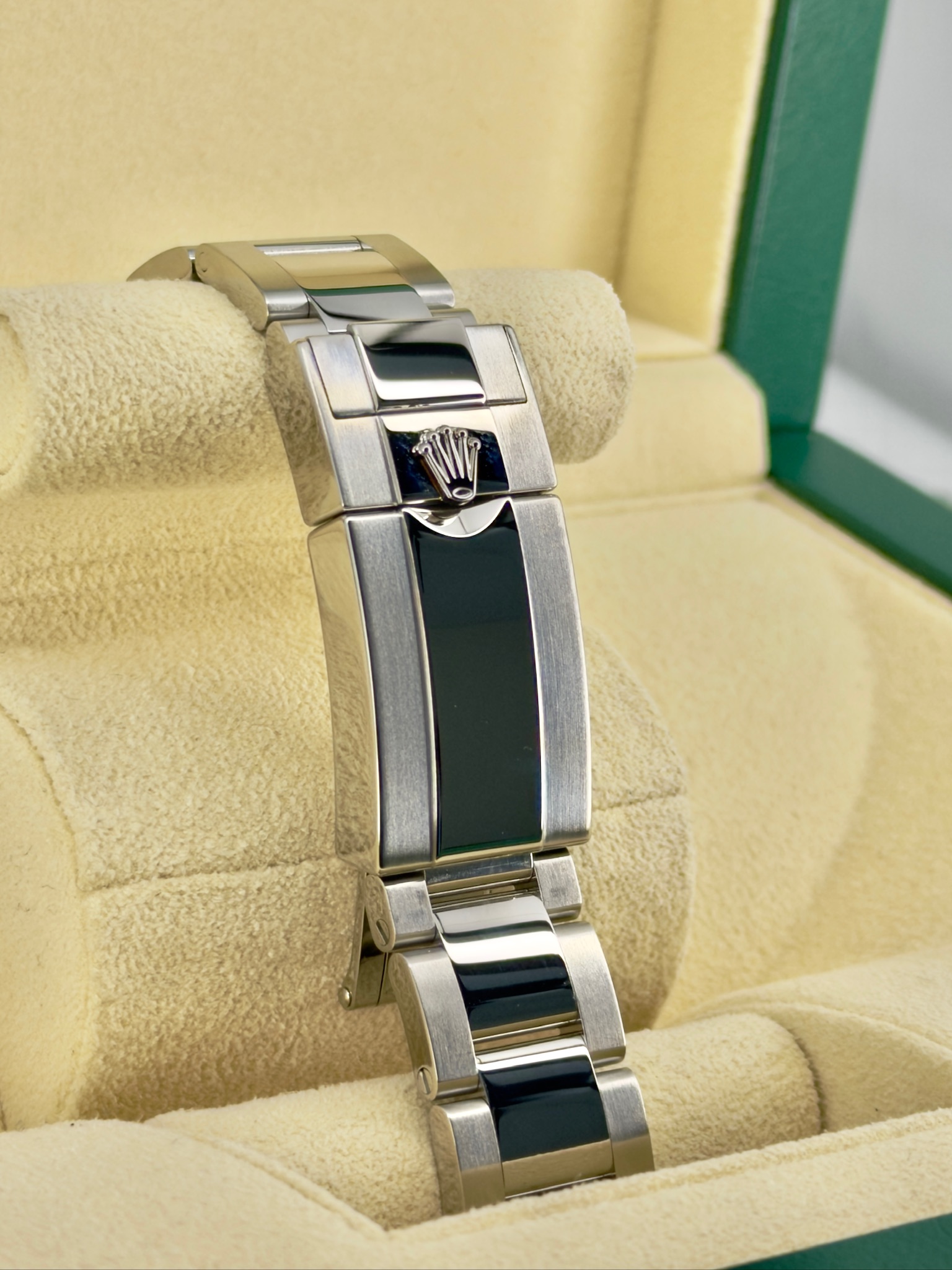 Bracelet 2 Pre-Owned Rolex GMT-Master II 126710GRNR Box and Papers