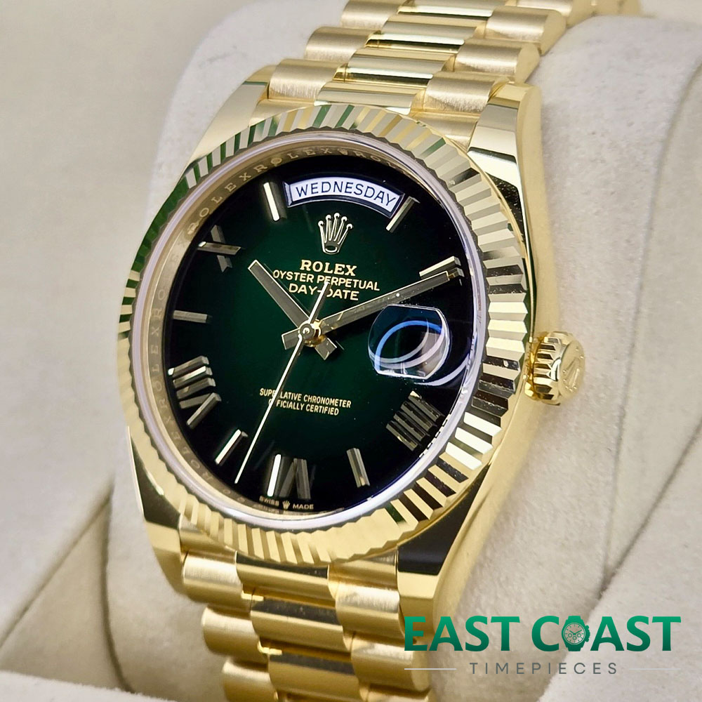 Side face 2 Pre-Owned Rolex Day-Date 228238 Green Ombre