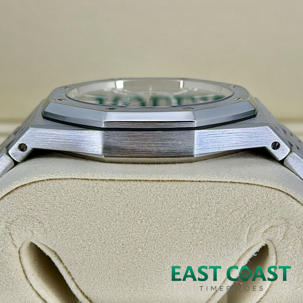 Side Profile Audemars Piguet Royal Oak 15400ST for sale