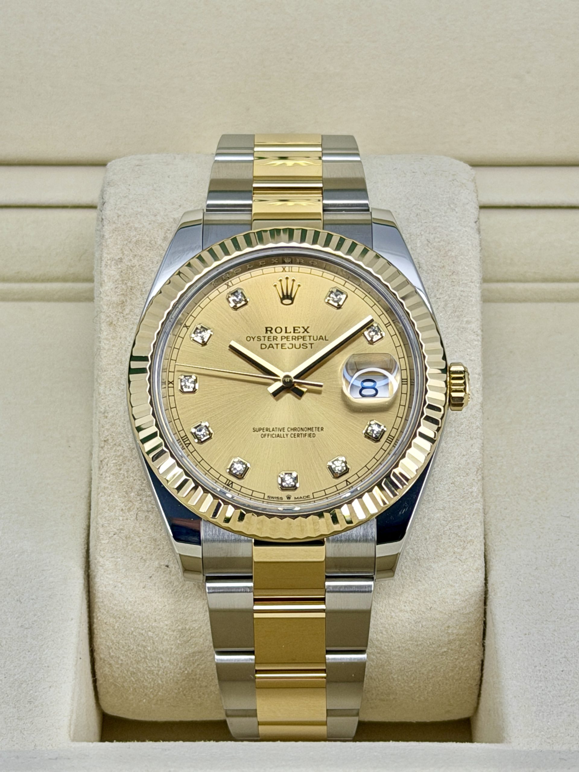 126333 Champagne Diamond 2021 Box and Papers
