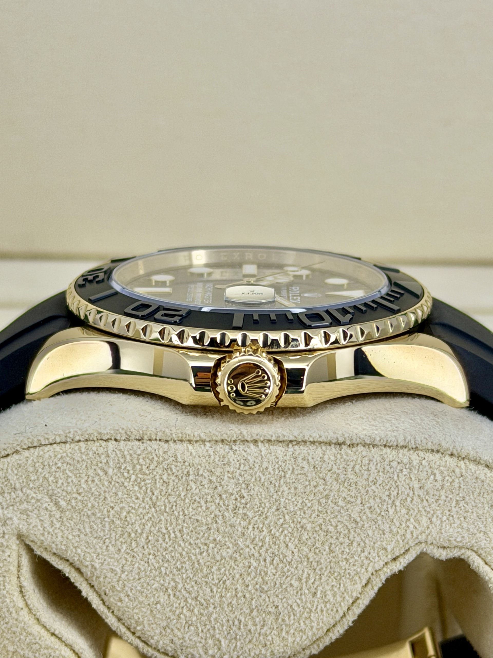 Side Shot 2 Pre-Owned Rolex Yachtmaster 226658
