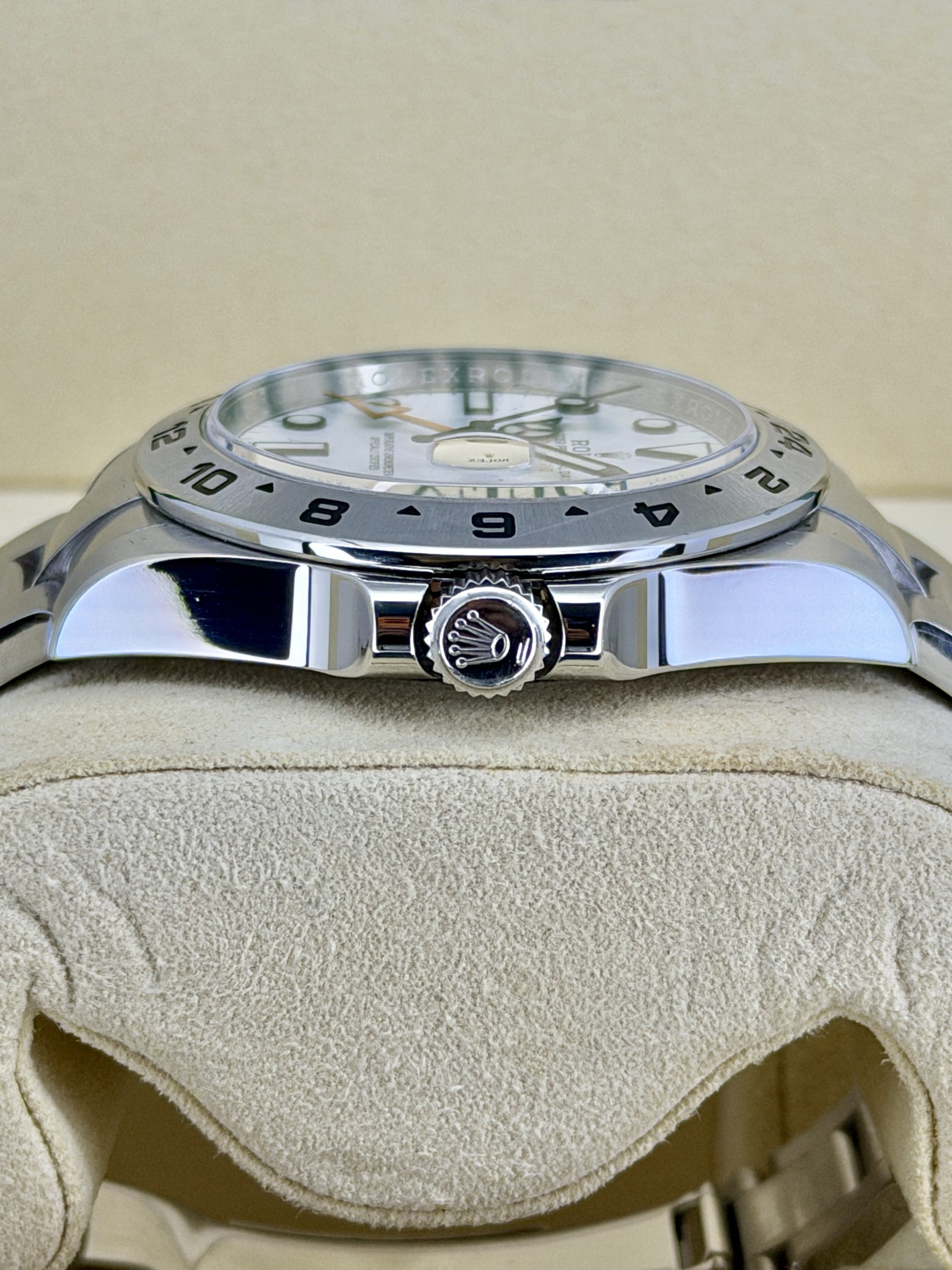Side Shot 2 Pre-Owned Rolex Explorer 2 216570