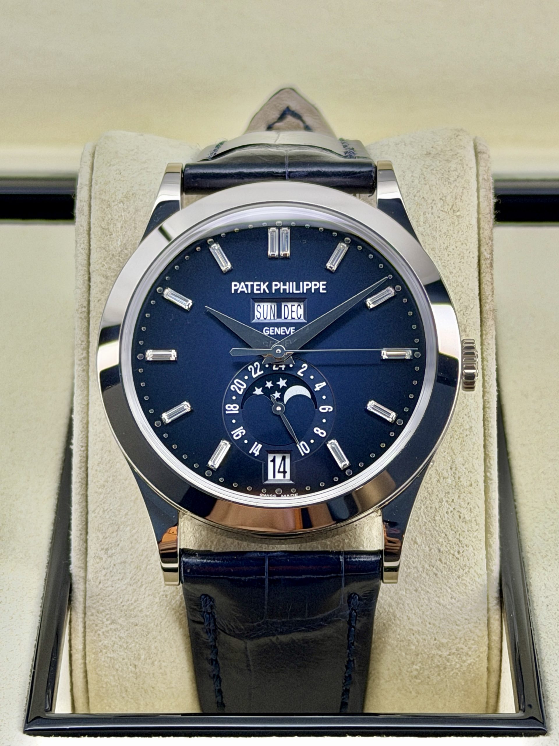 Front Face Pre-Owned Patek Philippe 5396G