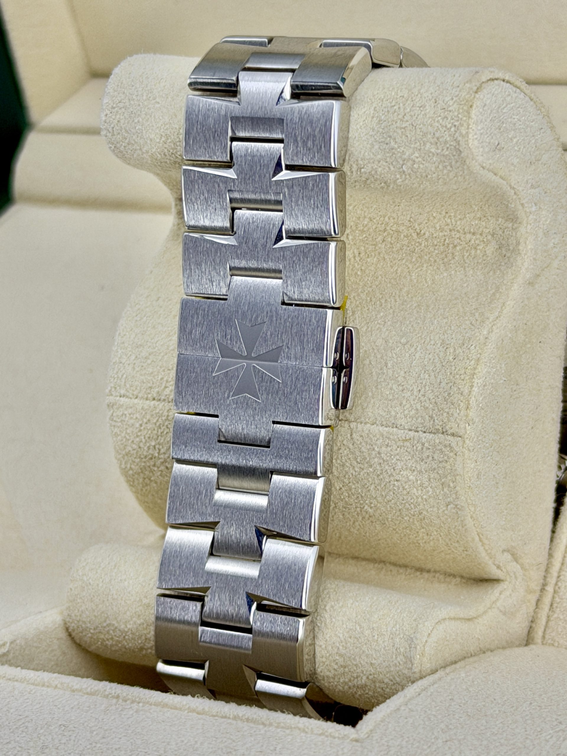 Bracelet 2 Pre-Owned Vacheron Constantin 5500V Chestnut Brown