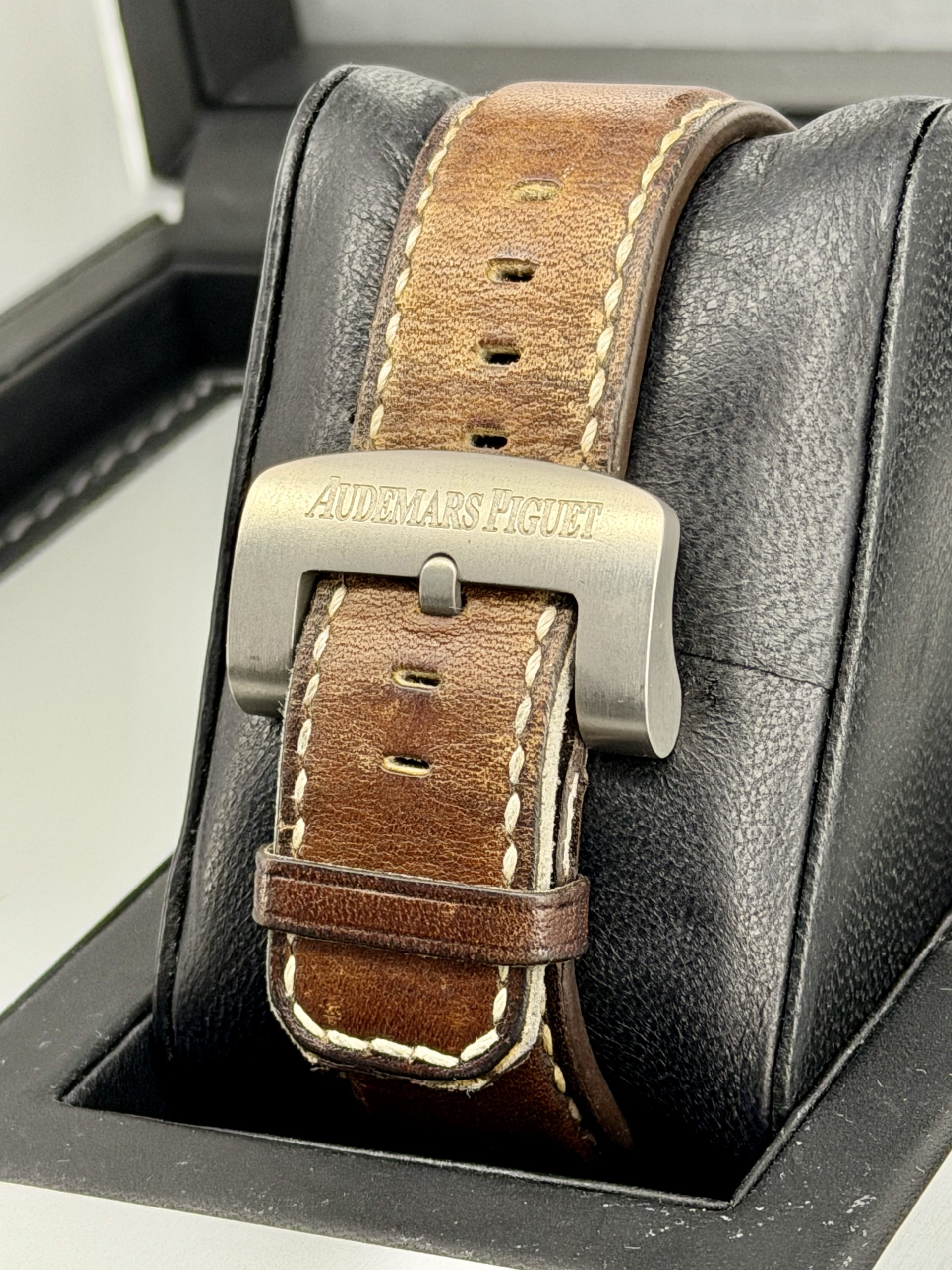 Strap 2 Pre-Owned Audemars Piguet Royal Oak Offshore 25863TI
