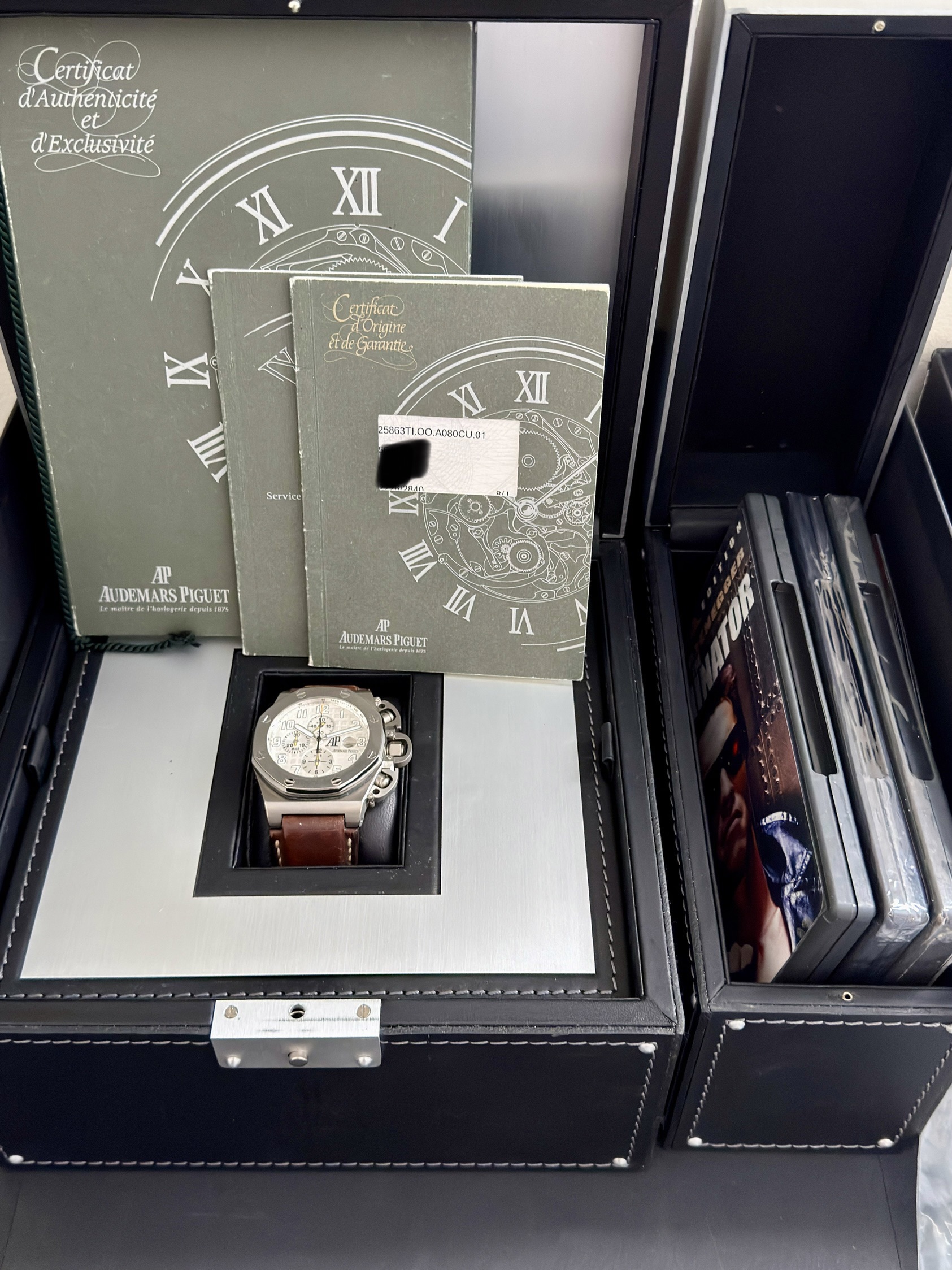 Box and Papers Pre-Owned Audemars Piguet Royal Oak Offshore 25863TI