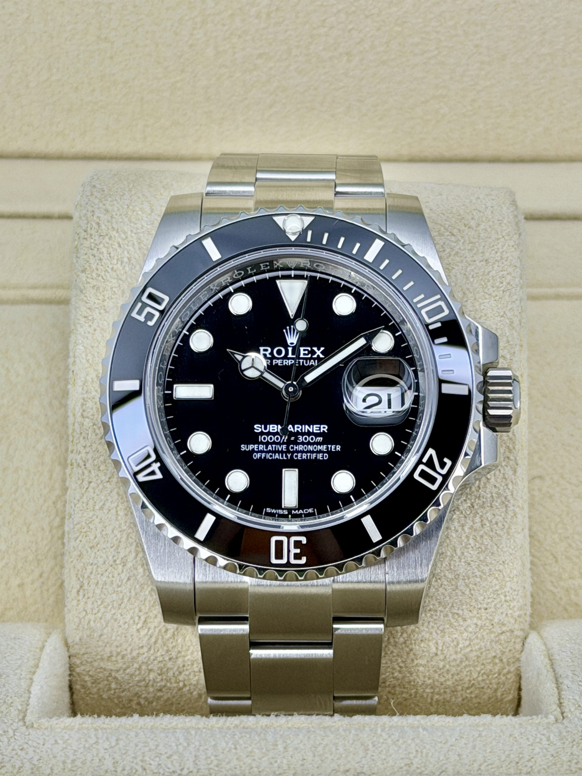 Face Shot Pre-Owned Rolex Submariner 116610LN