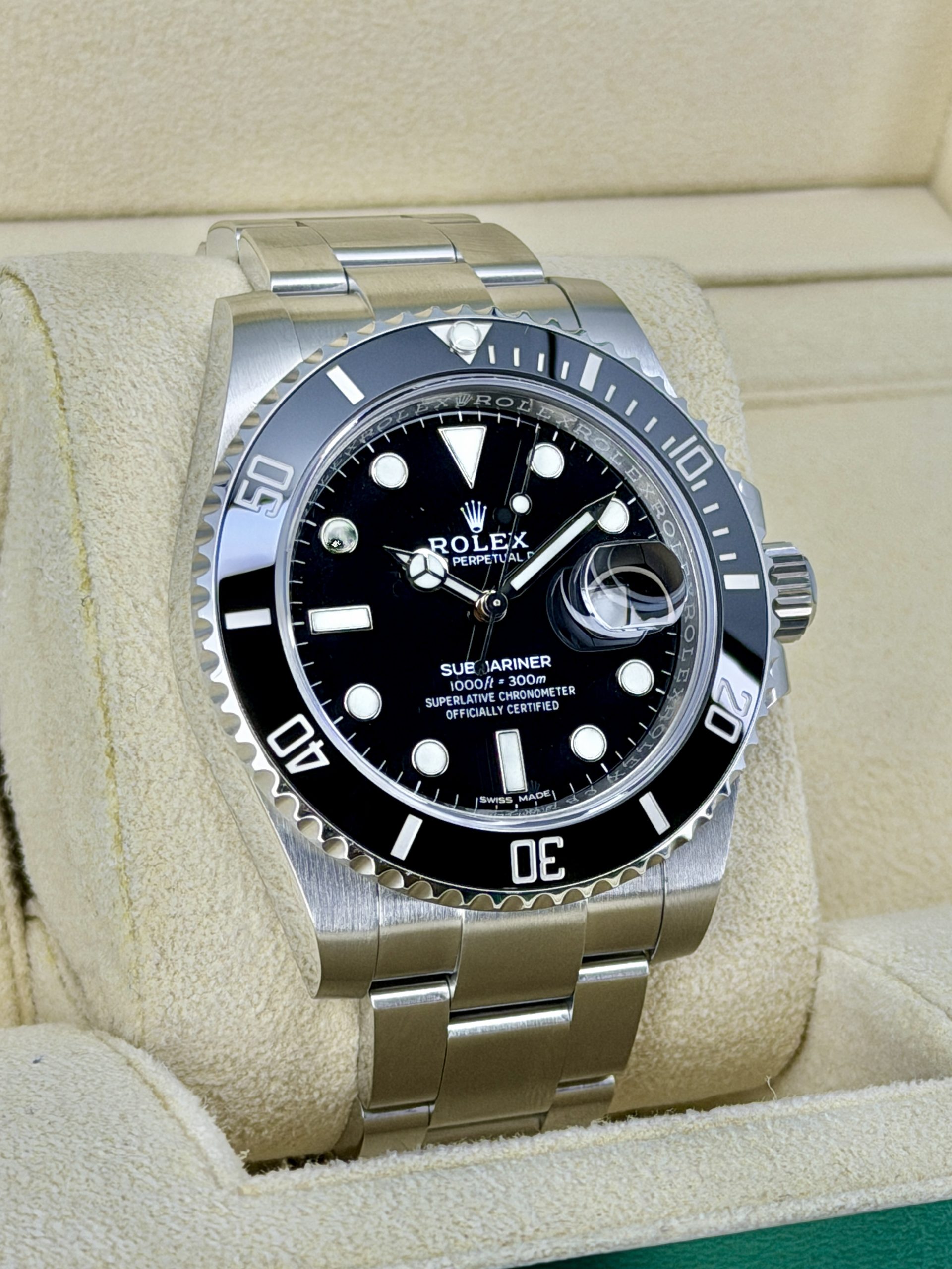 Side Face Pre-Owned Rolex Submariner 116610LN
