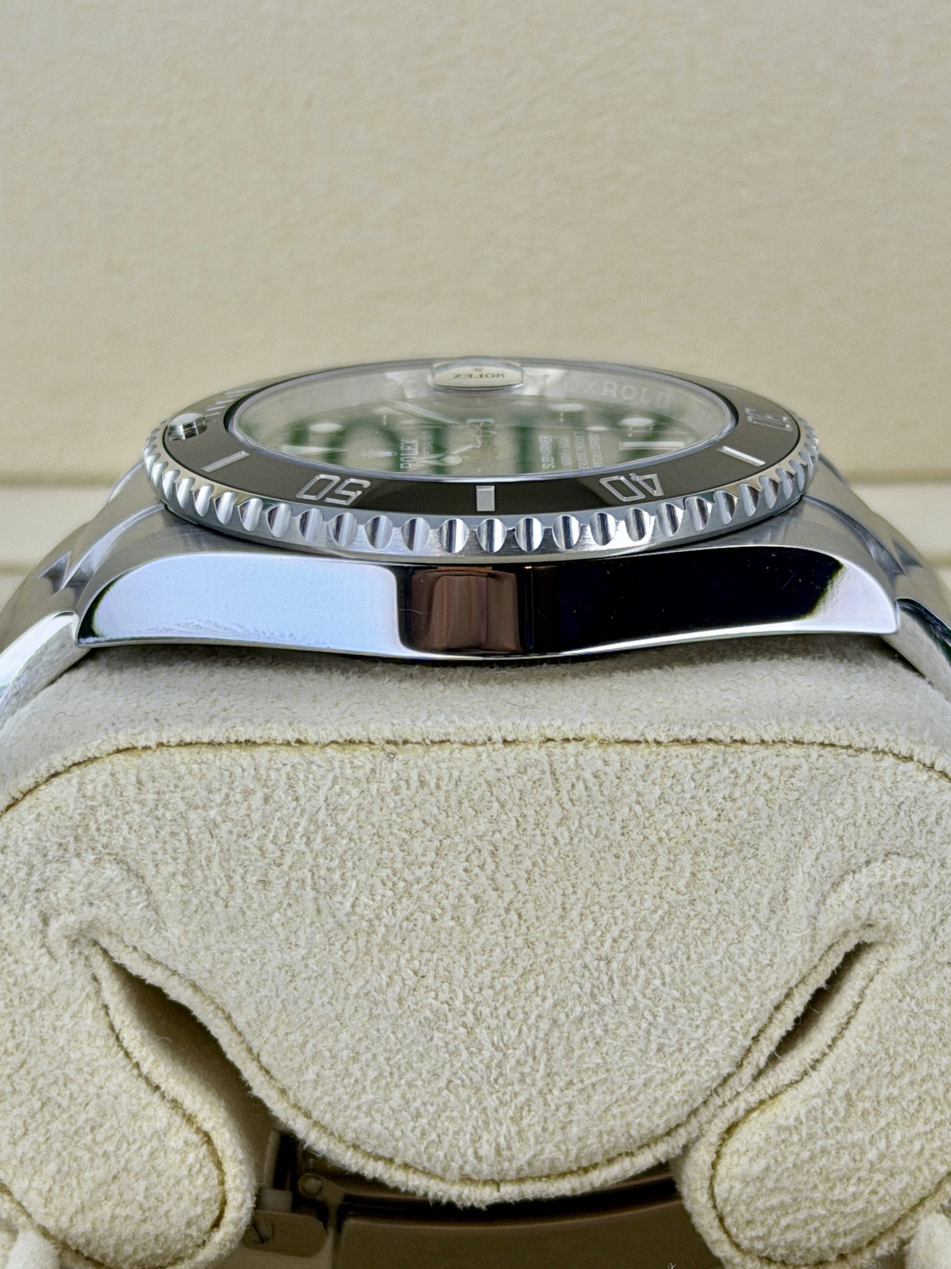 Side Case Pre-Owned Rolex Submariner 116610LN