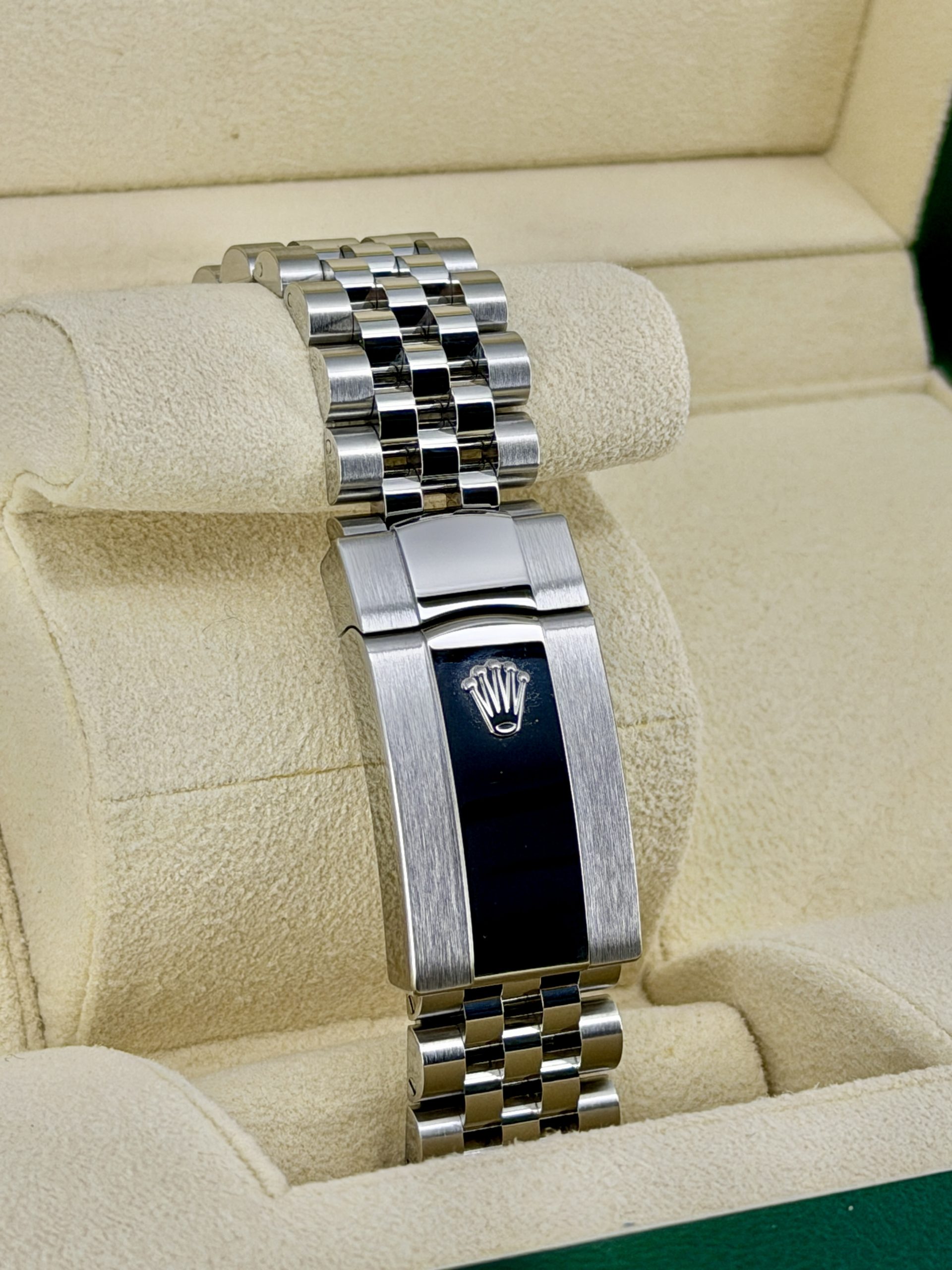 Bracelet Pre-Owned Rolex Datejust 126334 Mint Green