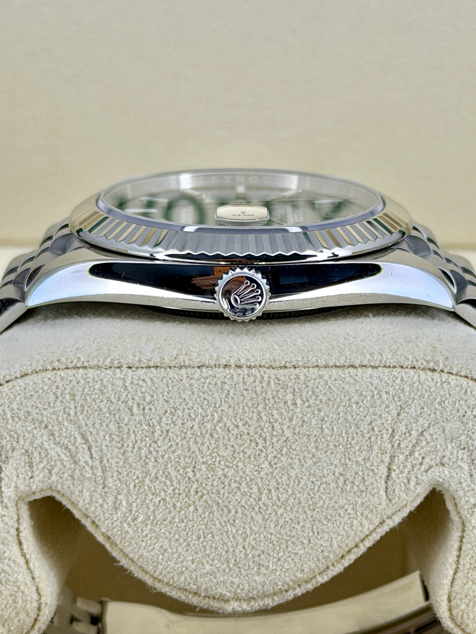 Side Case 2 Pre-Owned Rolex Datejust 126334 Mint Green