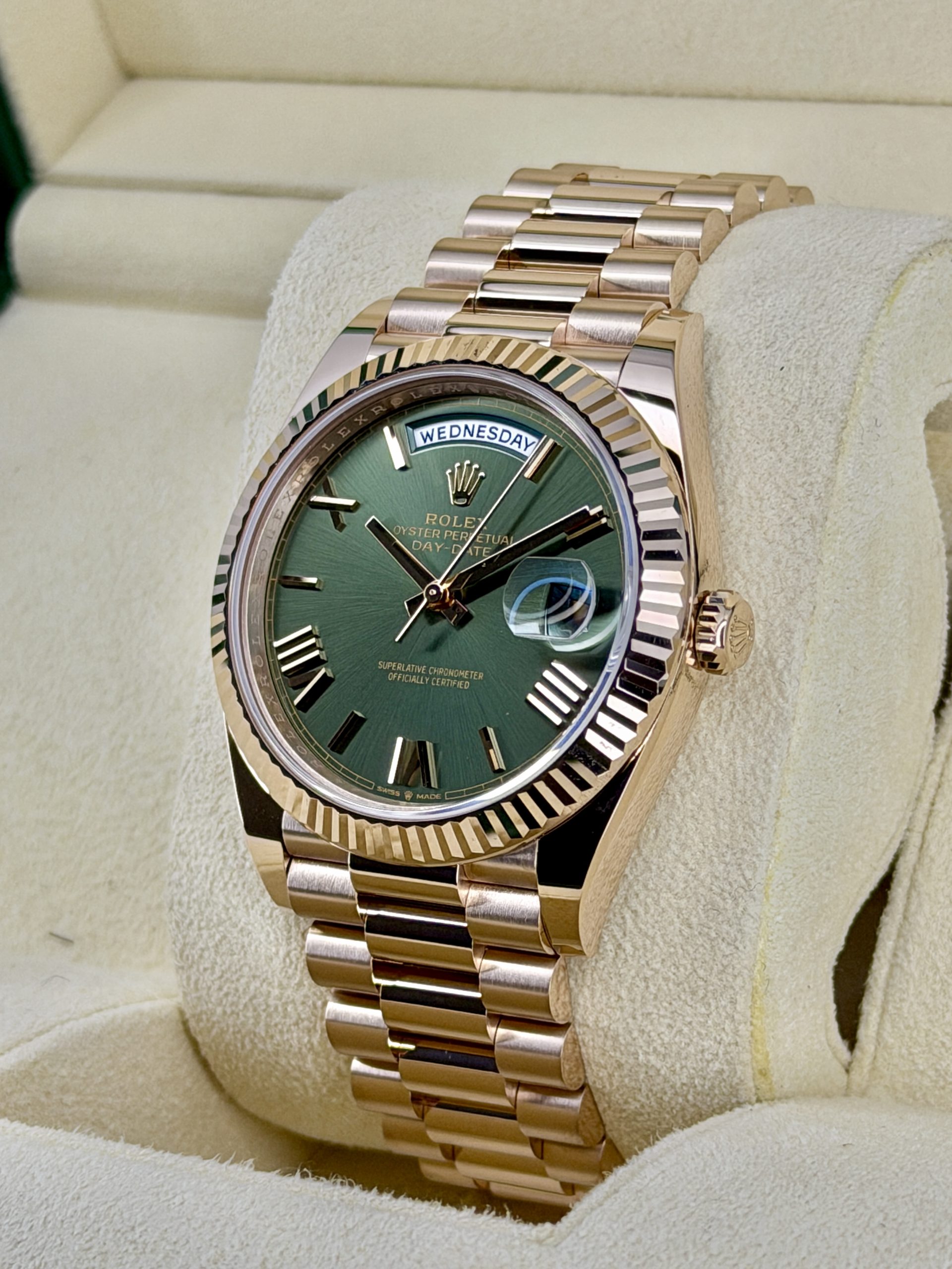 Side Face pre-owned Rolex Day-Date 228235 Olive Dial