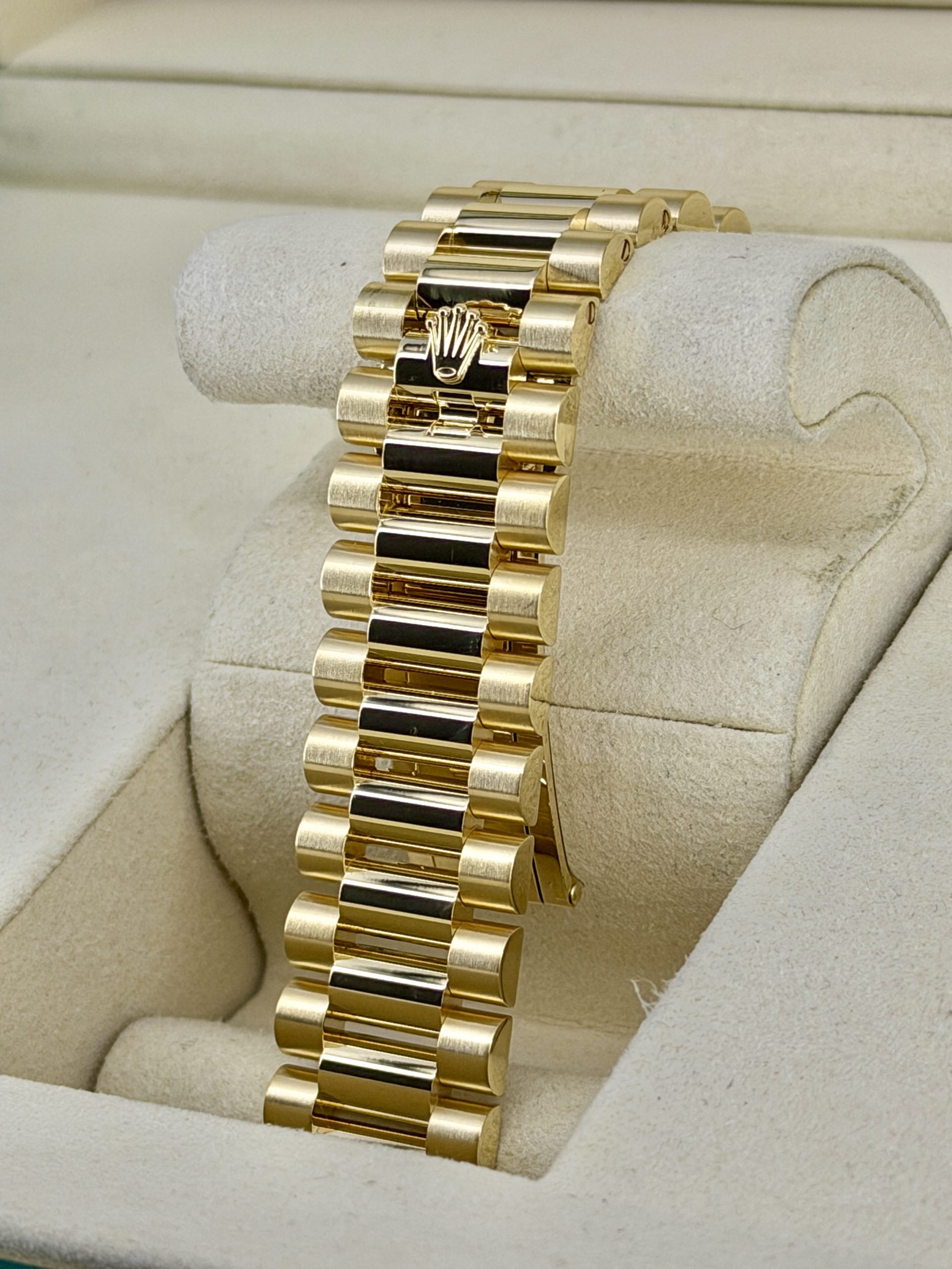 Bracelet pre-owned Rolex Day-Date 228238 Onyx Baguettel