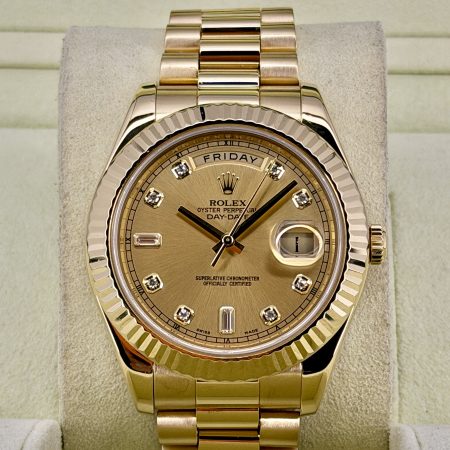 Front Face pre-owned Rolex Day-Date 218238