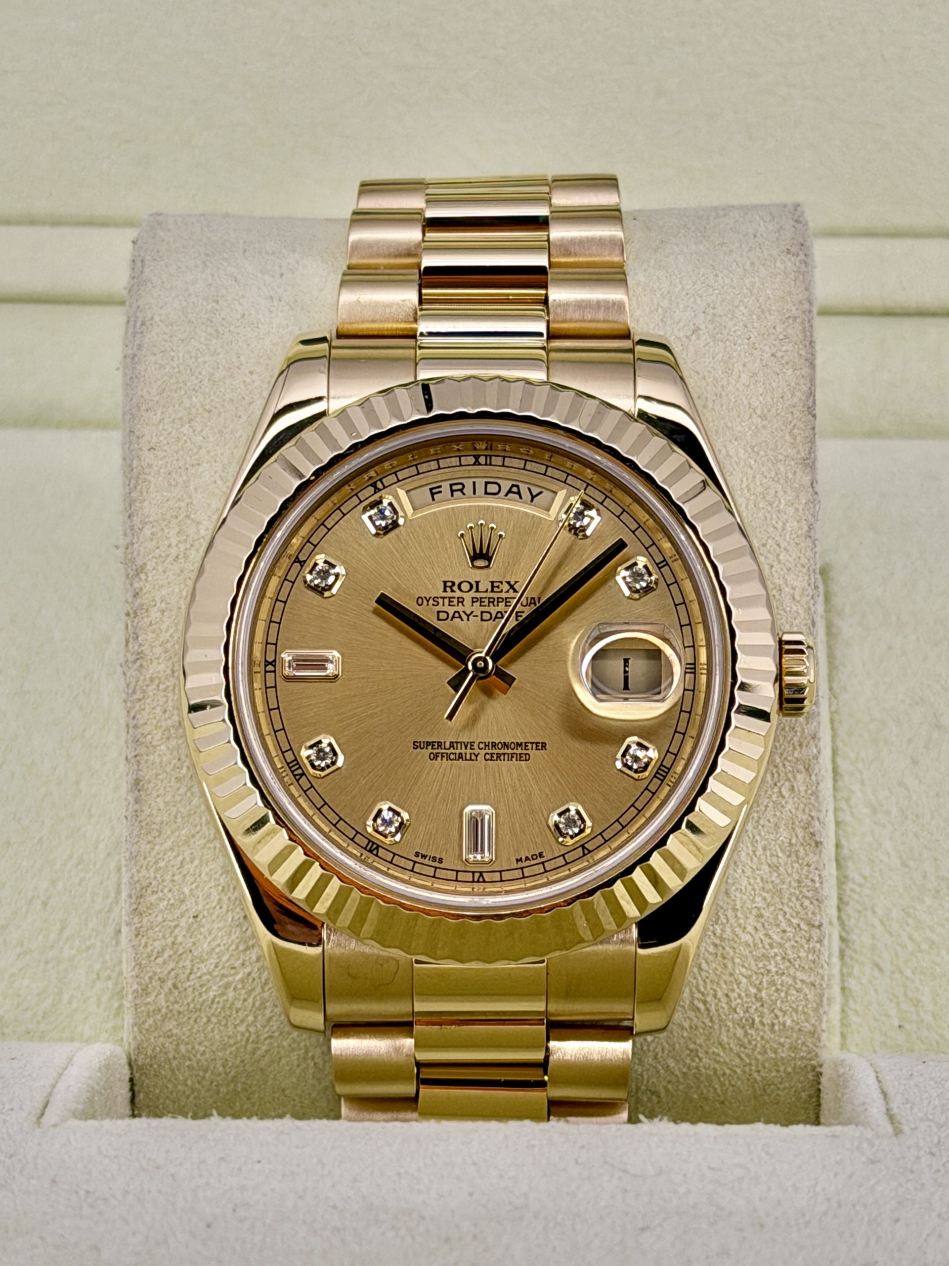 Front Face pre-owned Rolex Day-Date 218238