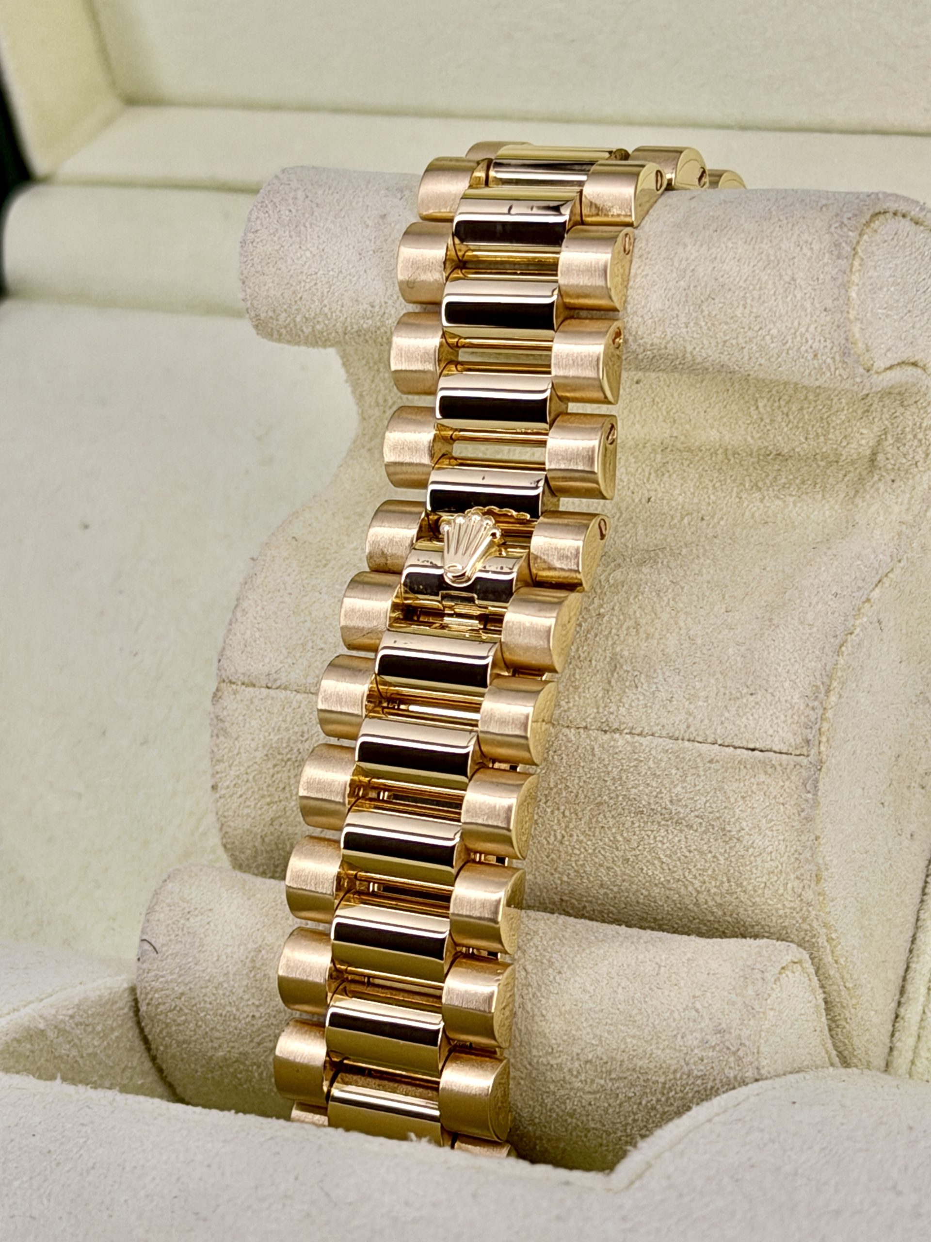 Bracelet pre-owned Rolex Day-Date 218238