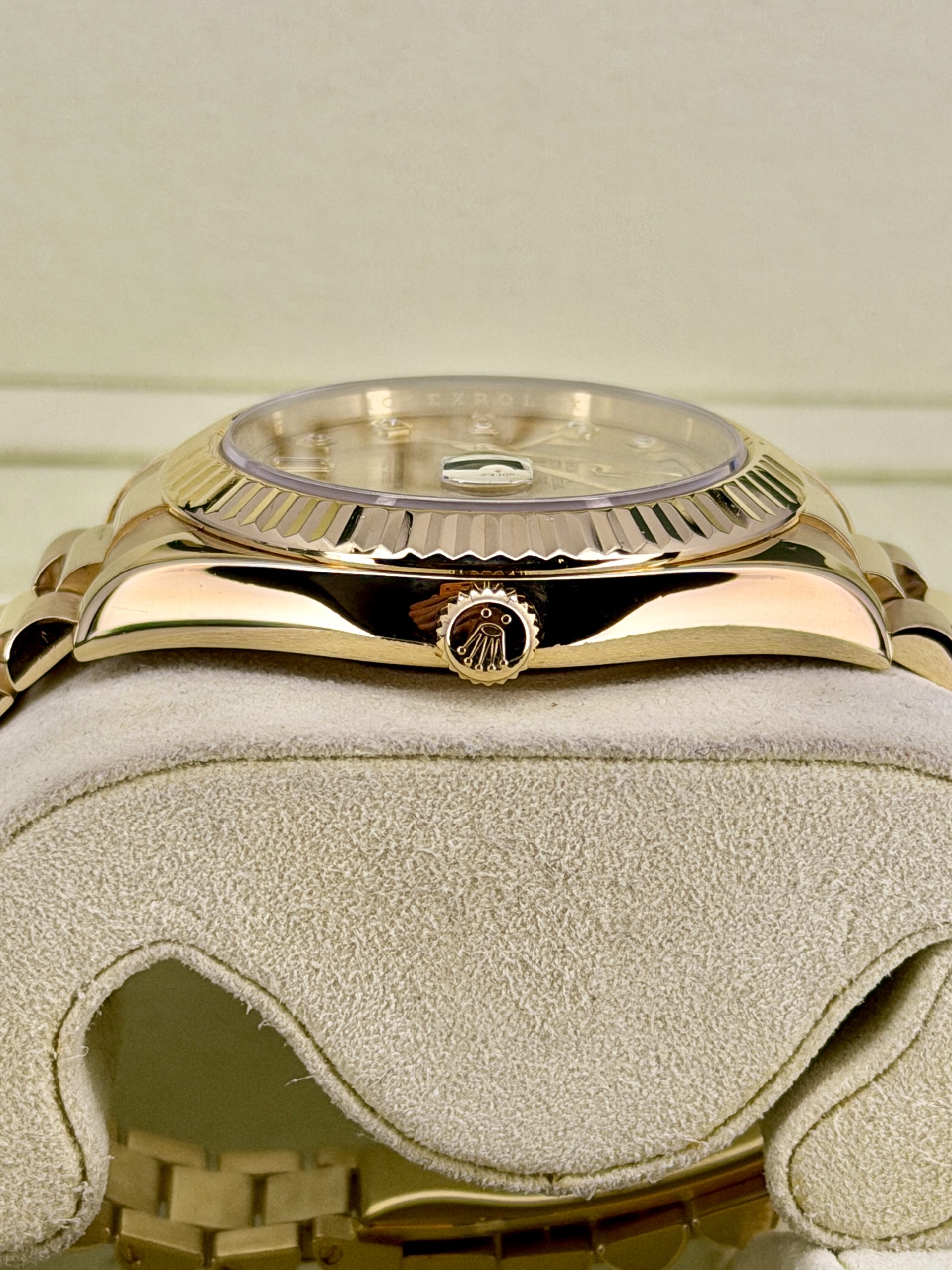 Side Shot. pre-owned Rolex Day-Date 218238