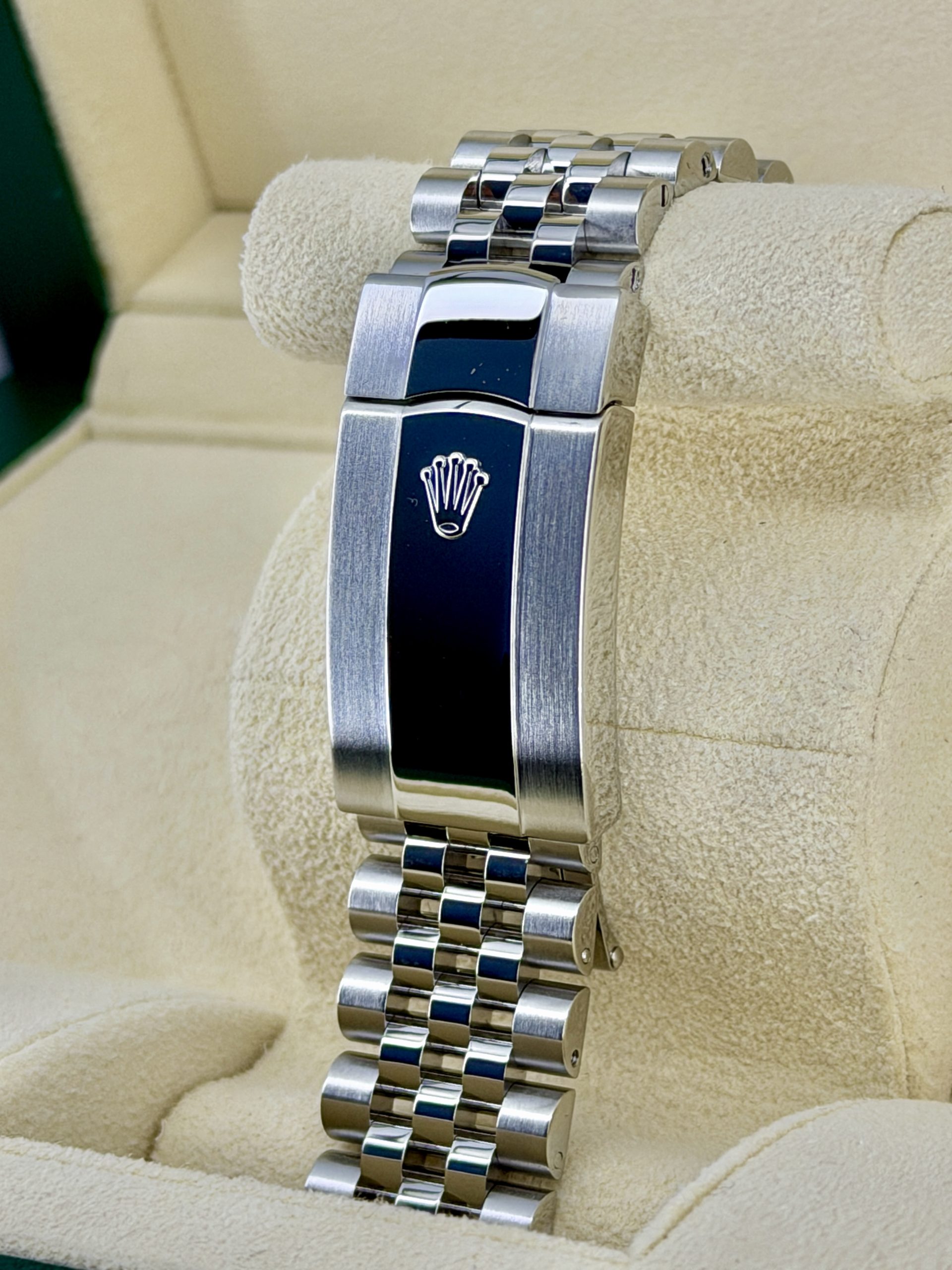 Bracelet pre-owned Rolex Sky-Dweller 326934