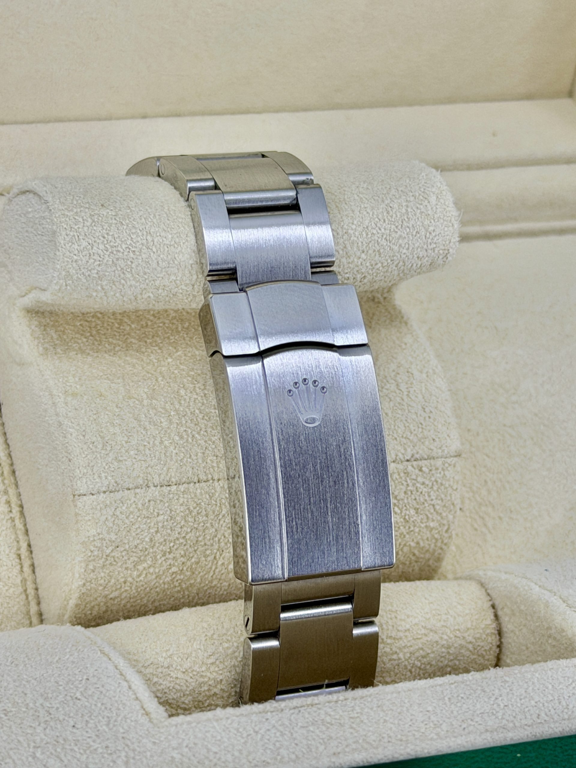Bracelet 2 pre-owned Rolex Oyster Perpetual 124300