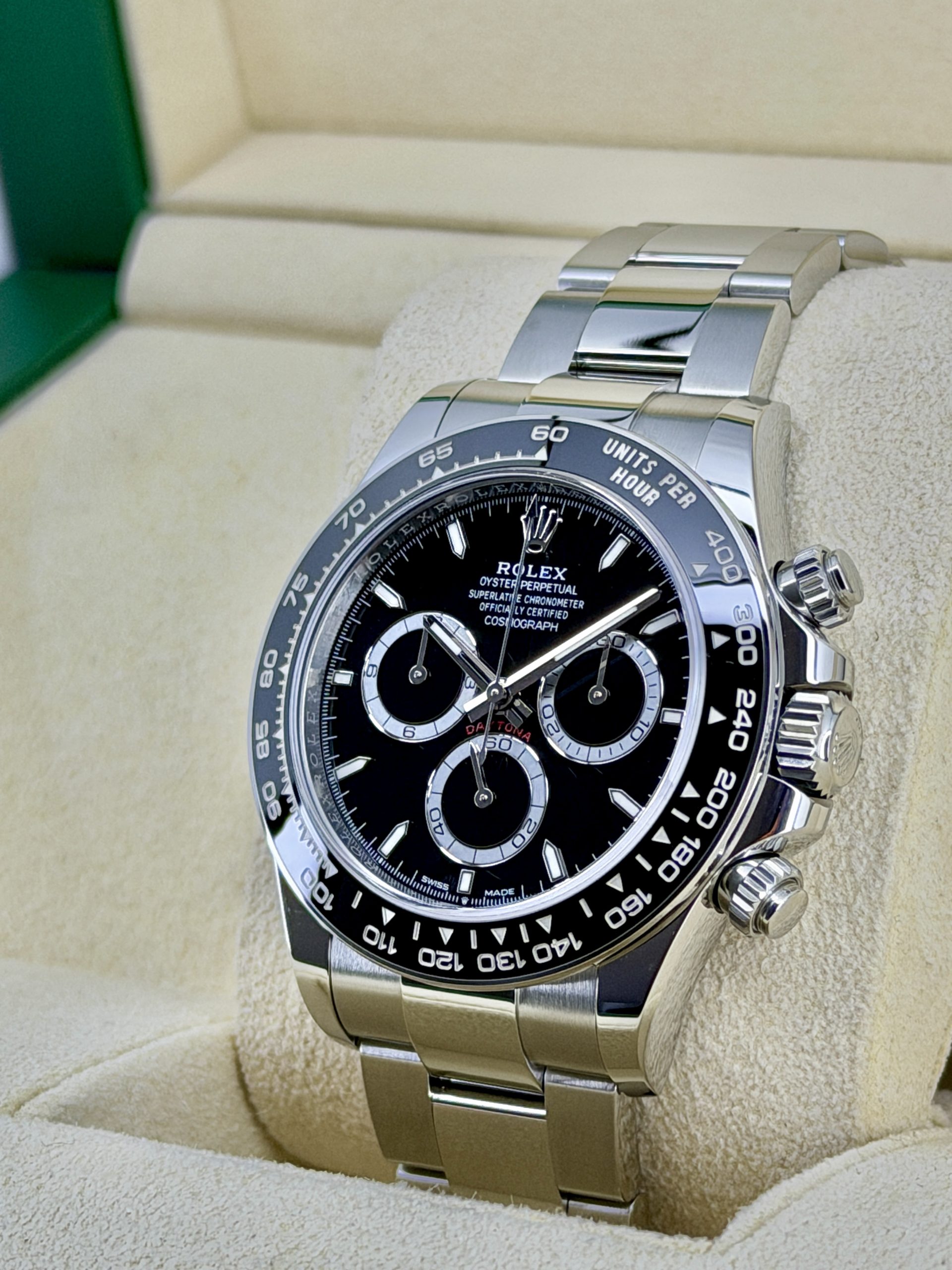Side face pre-owned Rolex Daytona 126500