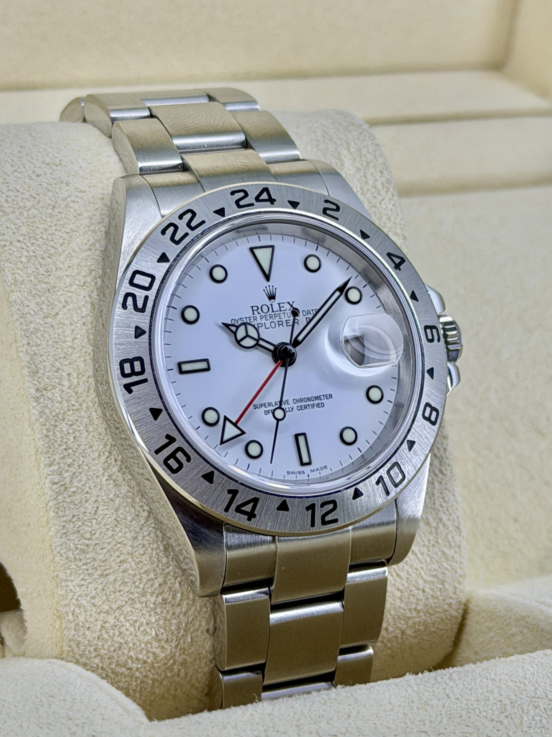 Side Face 2 pre-owned Rolex Explorer 2 16570