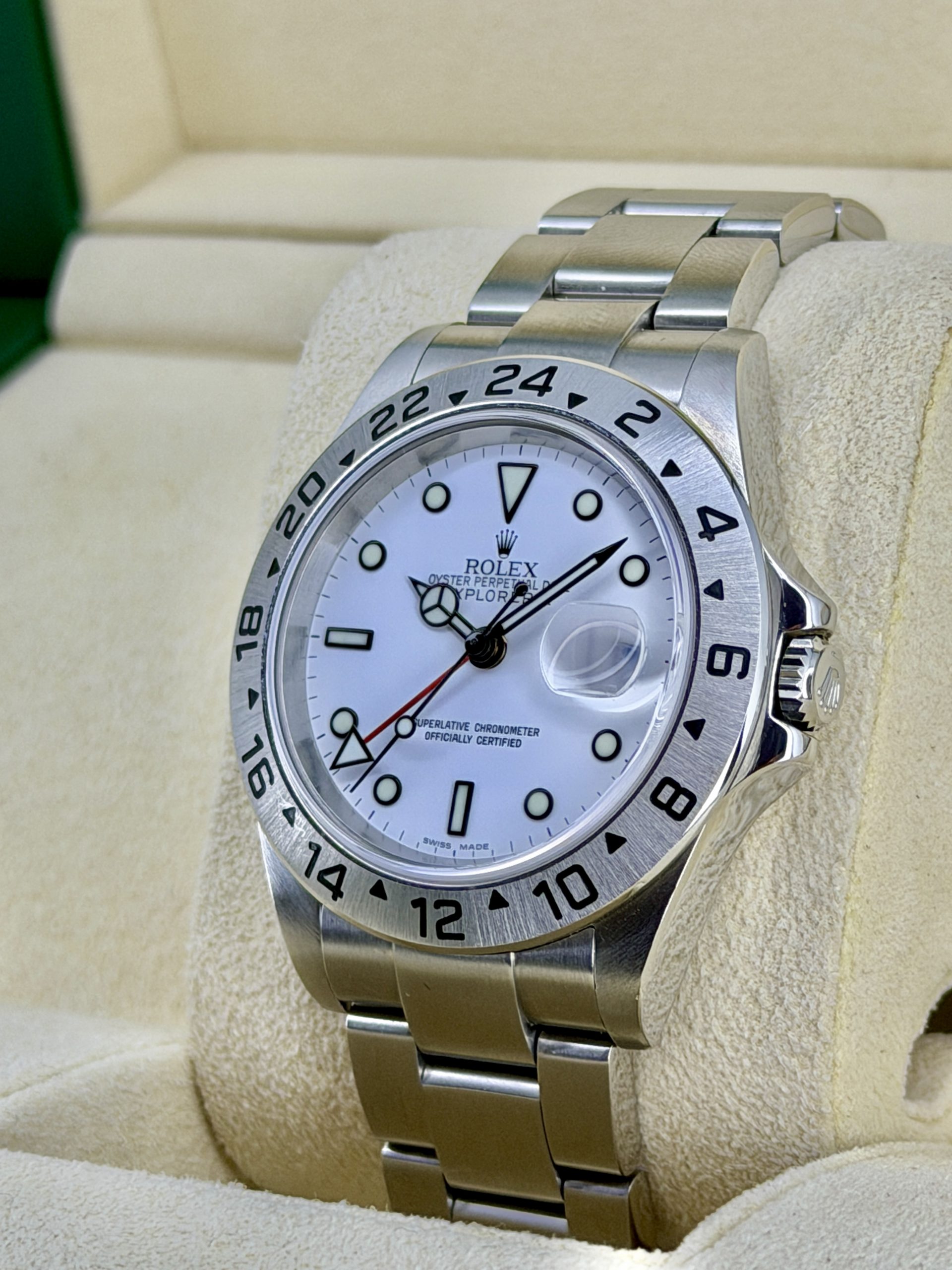 Side face pre-owned Rolex Explorer 2 16570
