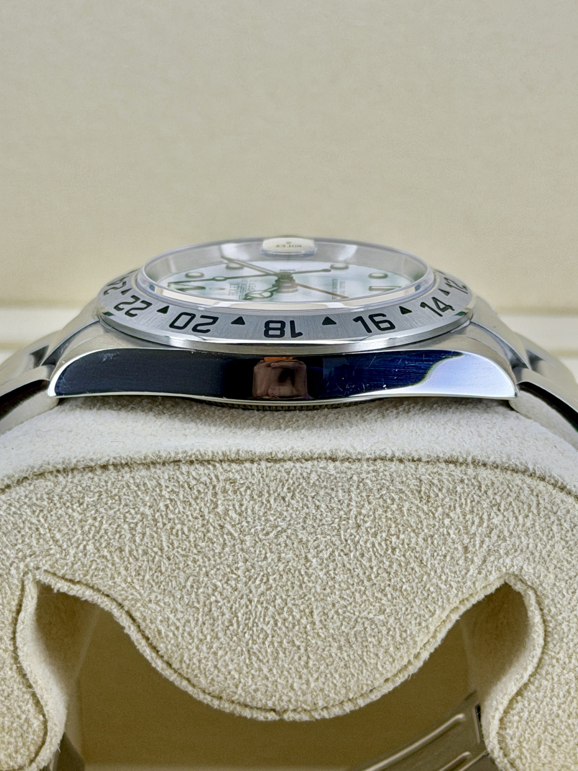 Side shot 2 pre-owned Rolex Explorer 2 16570