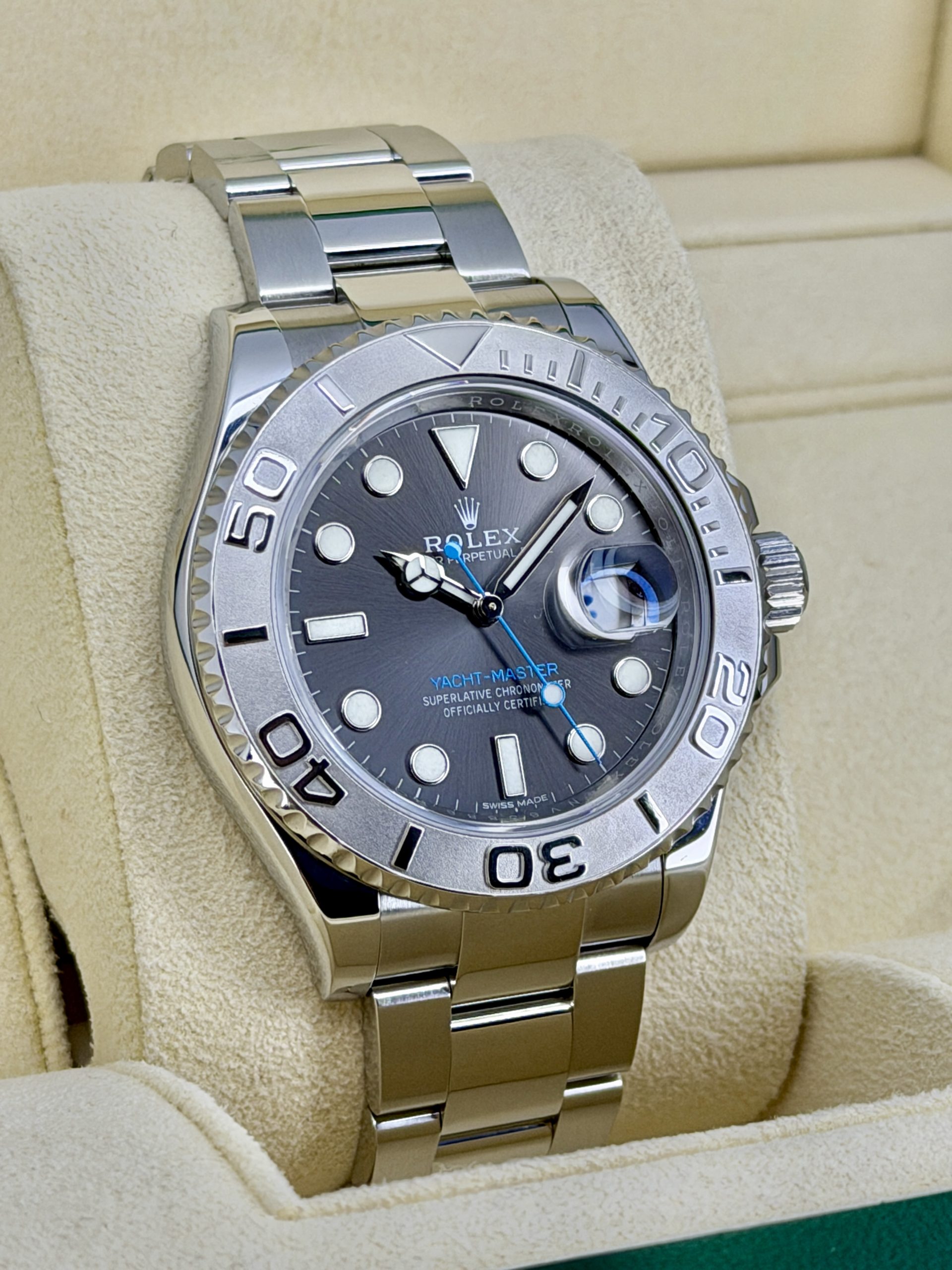 Side Face 1 Pre-Owned Rolex Yachtmaster 116622 Rhodium