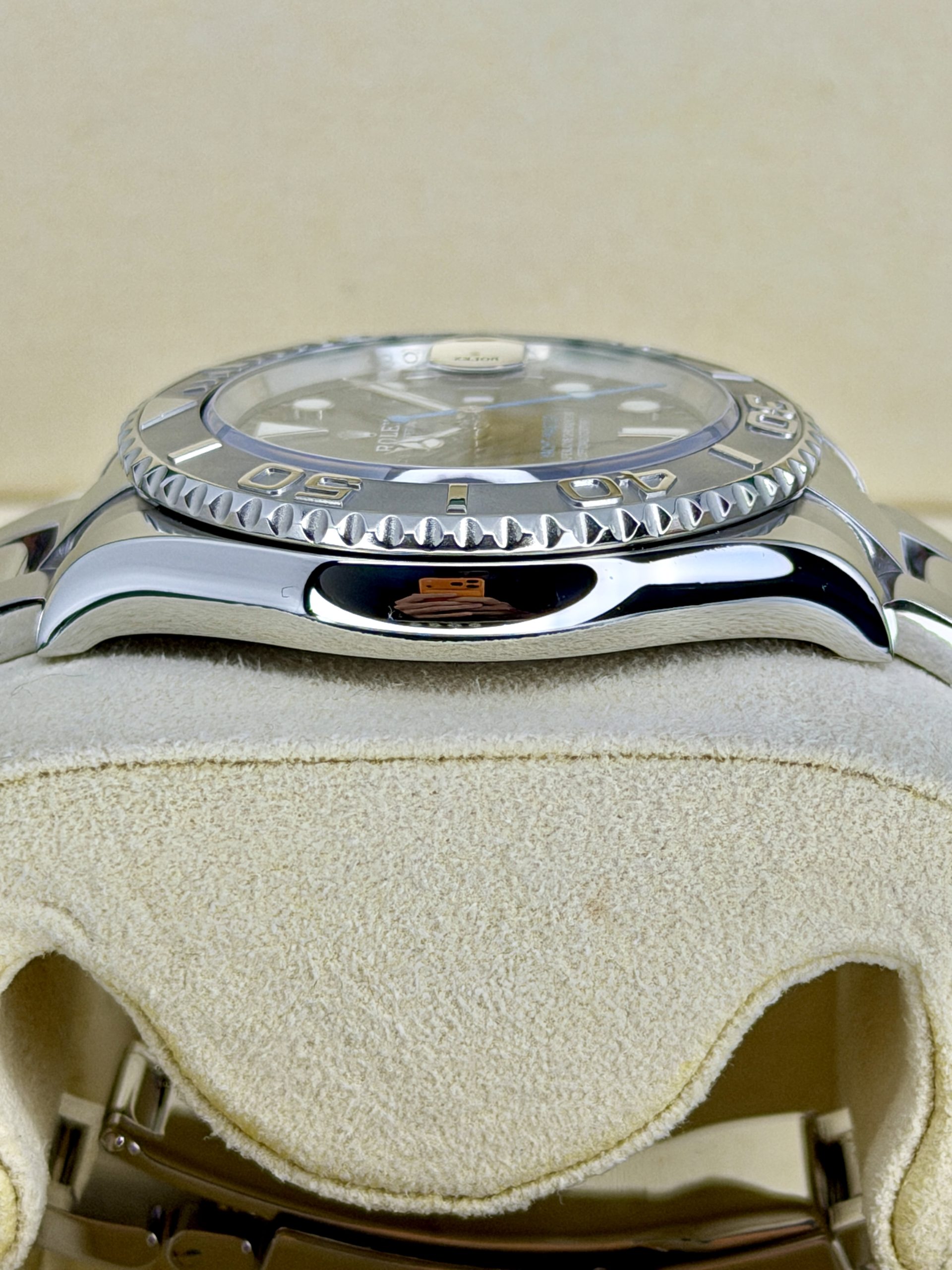 Side Case 1 Pre-Owned Rolex Yachtmaster 116622 Rhodium
