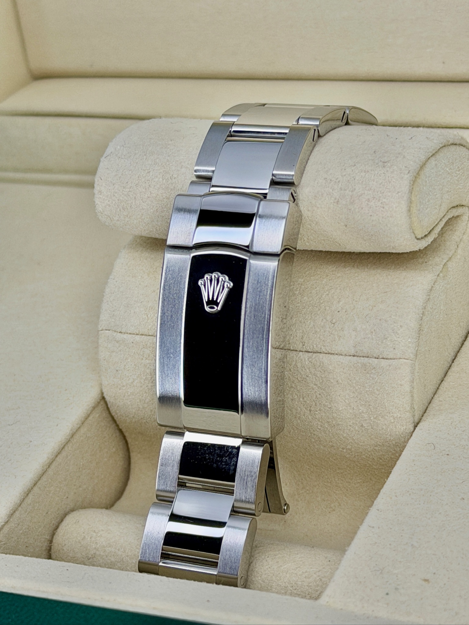 Bracelet Pre-Owned 126334 Box and Papers