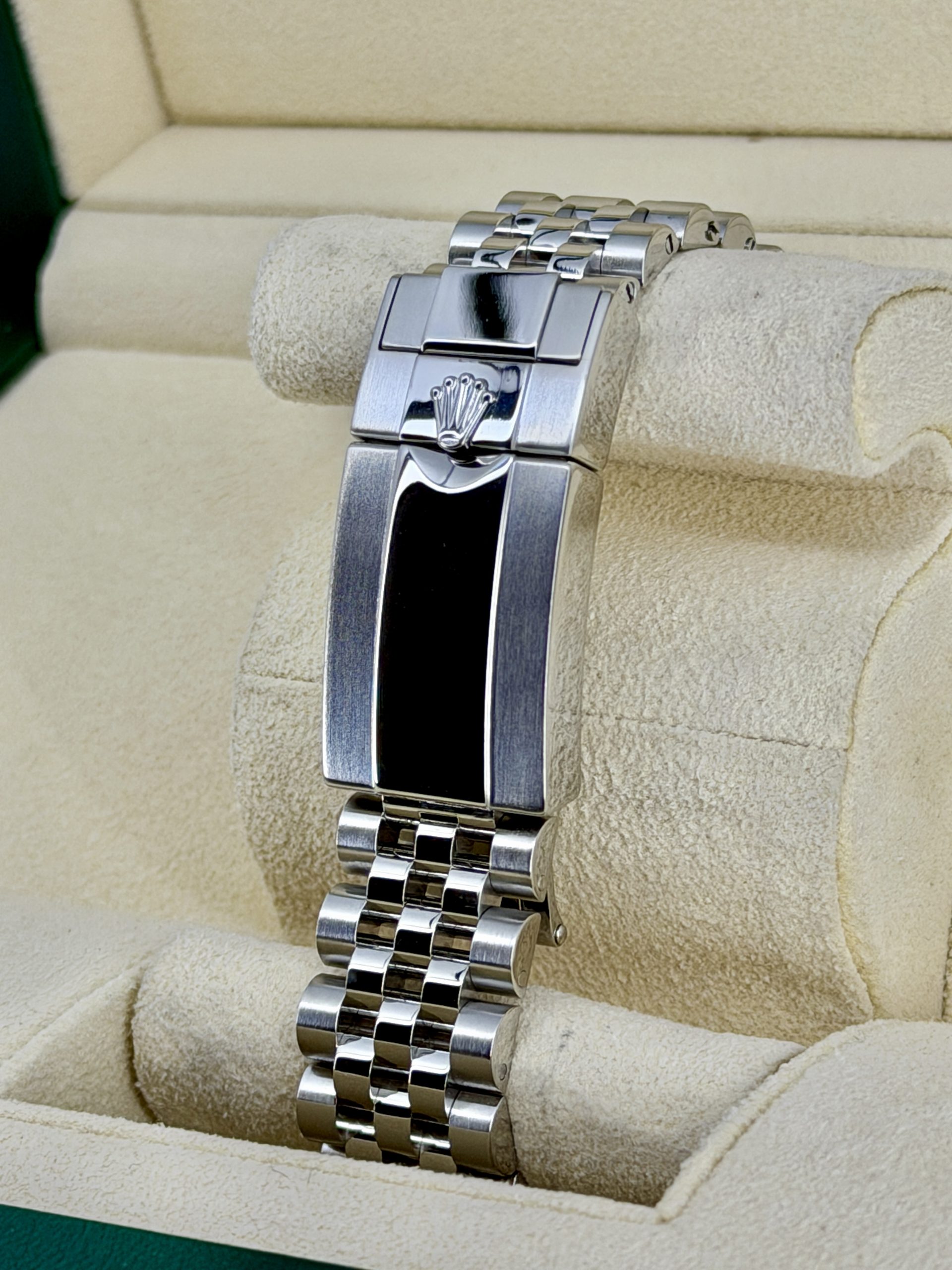 Bracelet 2 Pre-Owned Rolex GMT Master II 126710BLNR Batgirl