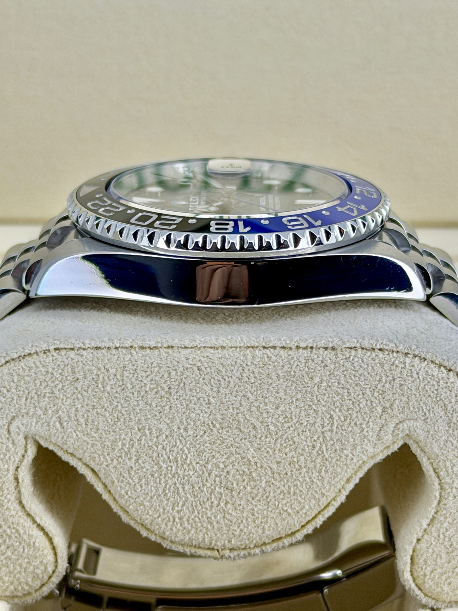 Side Case 1 Pre-Owned Rolex GMT Master II 126710BLNR Batgirl