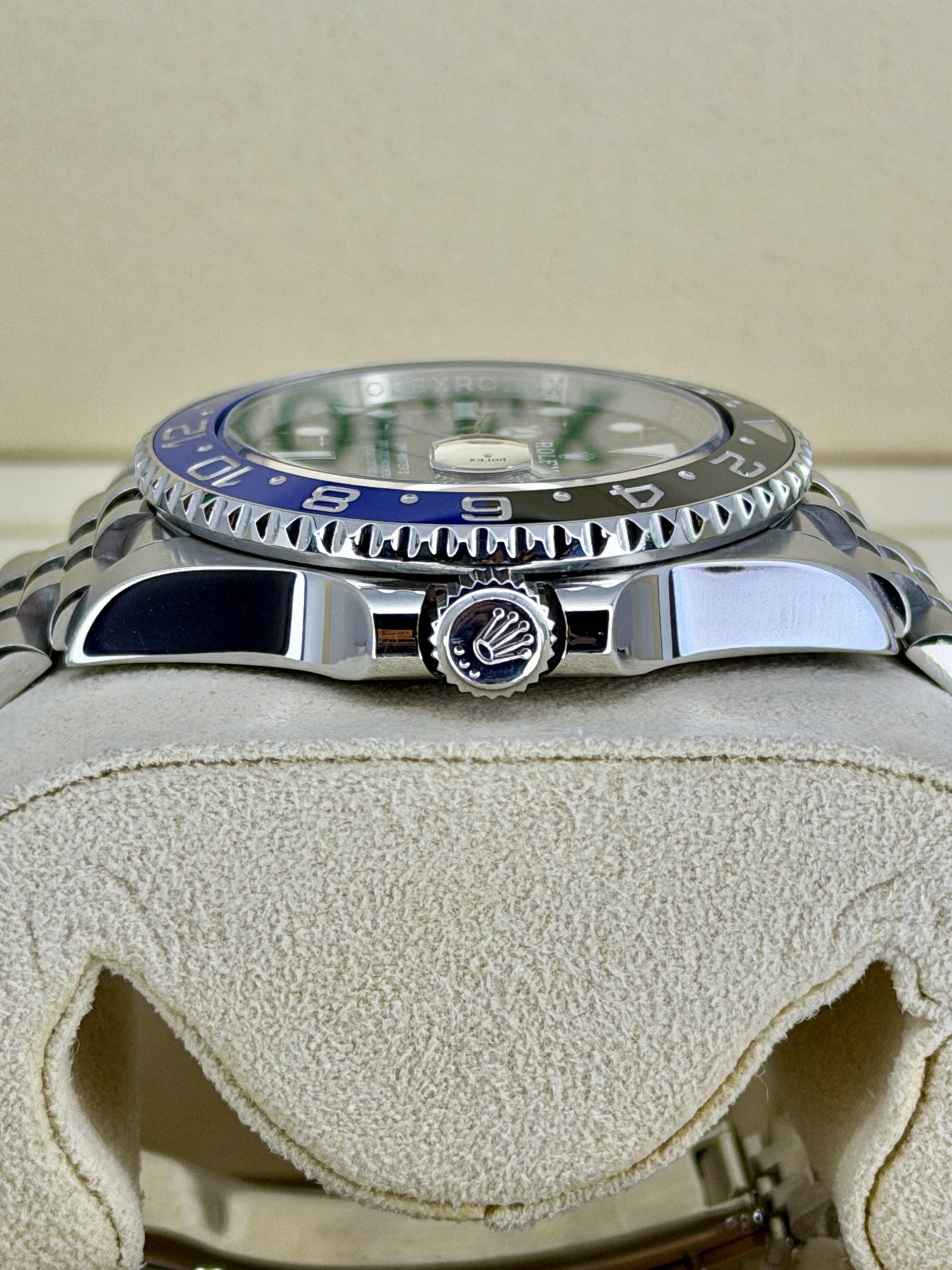 Side Case 2 Pre-Owned Rolex GMT Master II 126710BLNR Batgirl