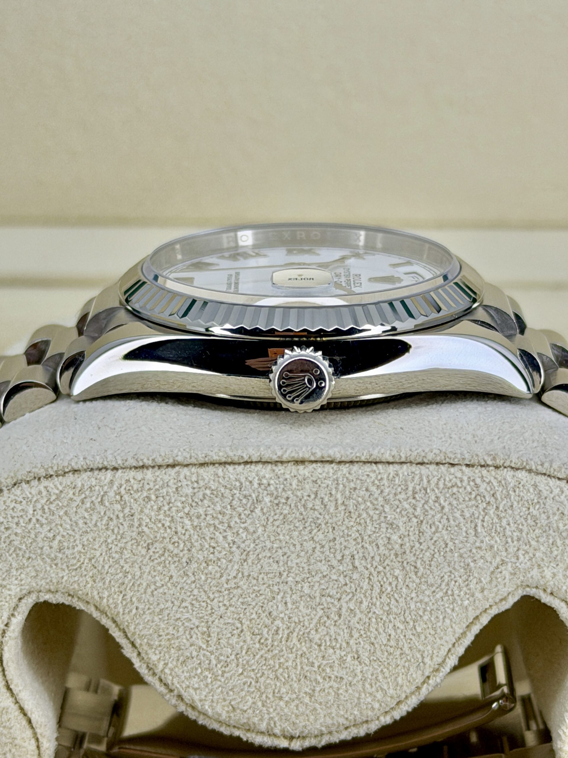 Side Case 2 Pre-Owned Rolex Day-Date 128239 White Roman