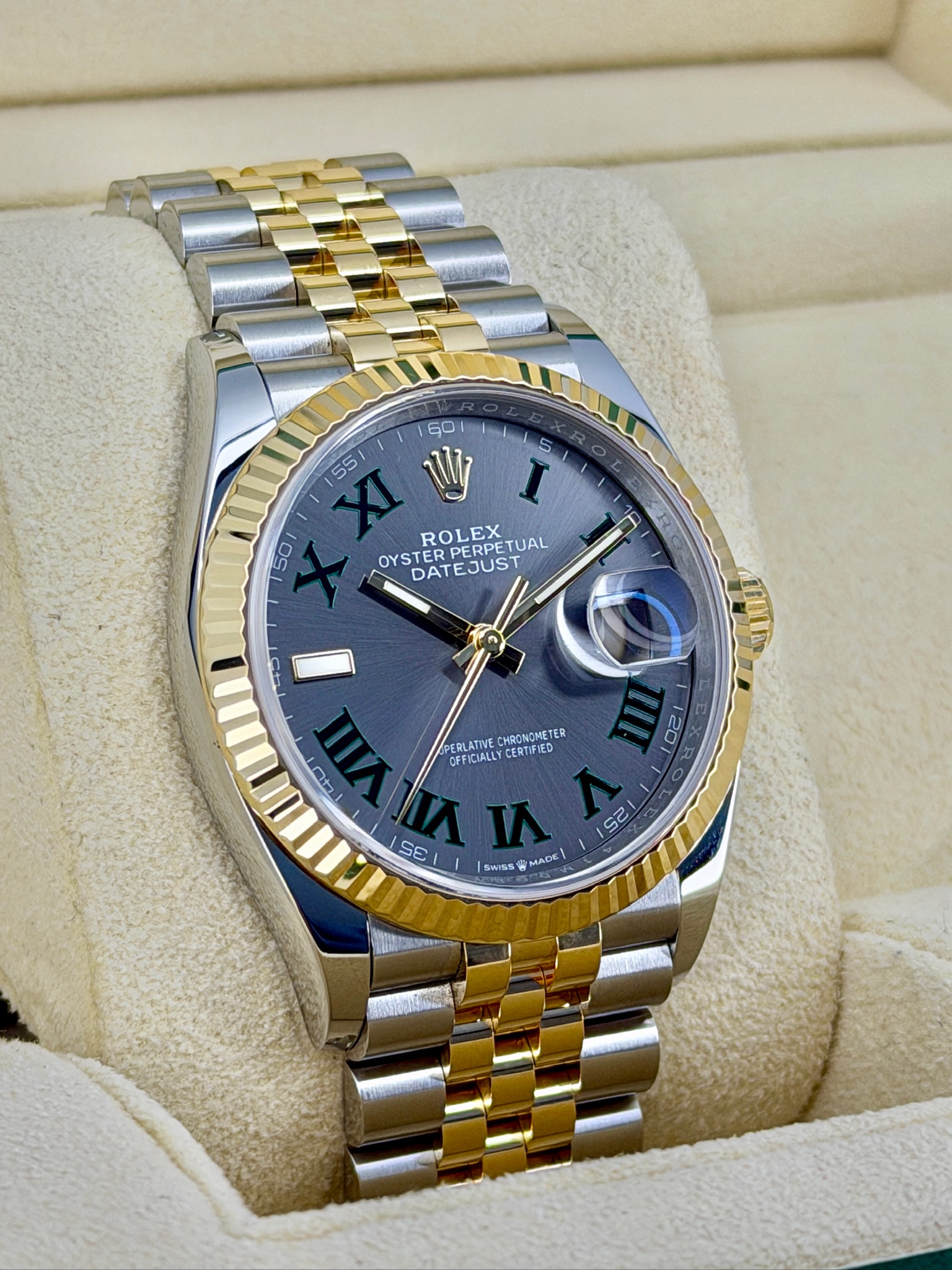 Side Face 2 Pre-Owned Rolex DateJust 126233 Box and Papers