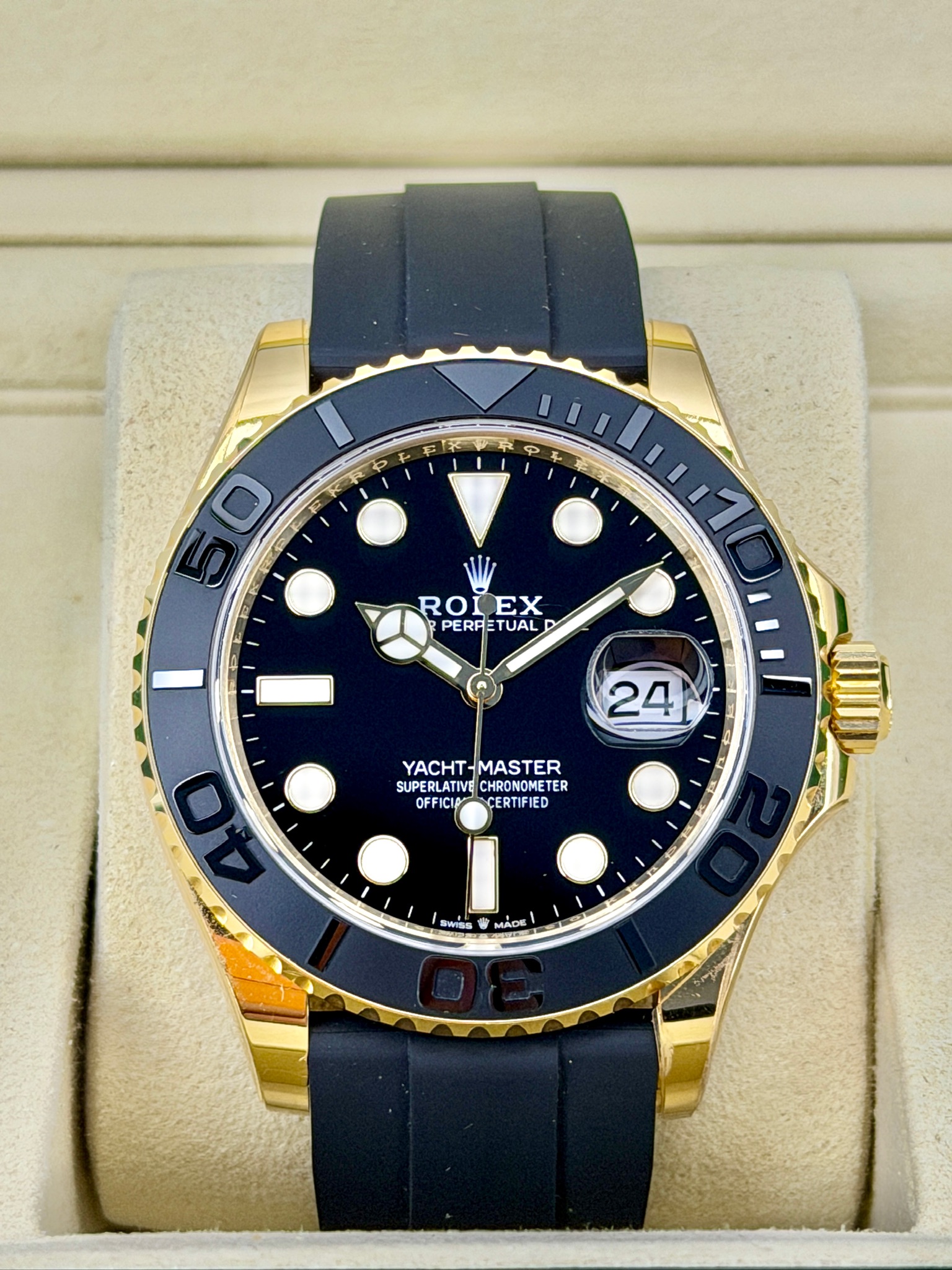 Front Face Pre-Owned Rolex Yacht-Master 226658