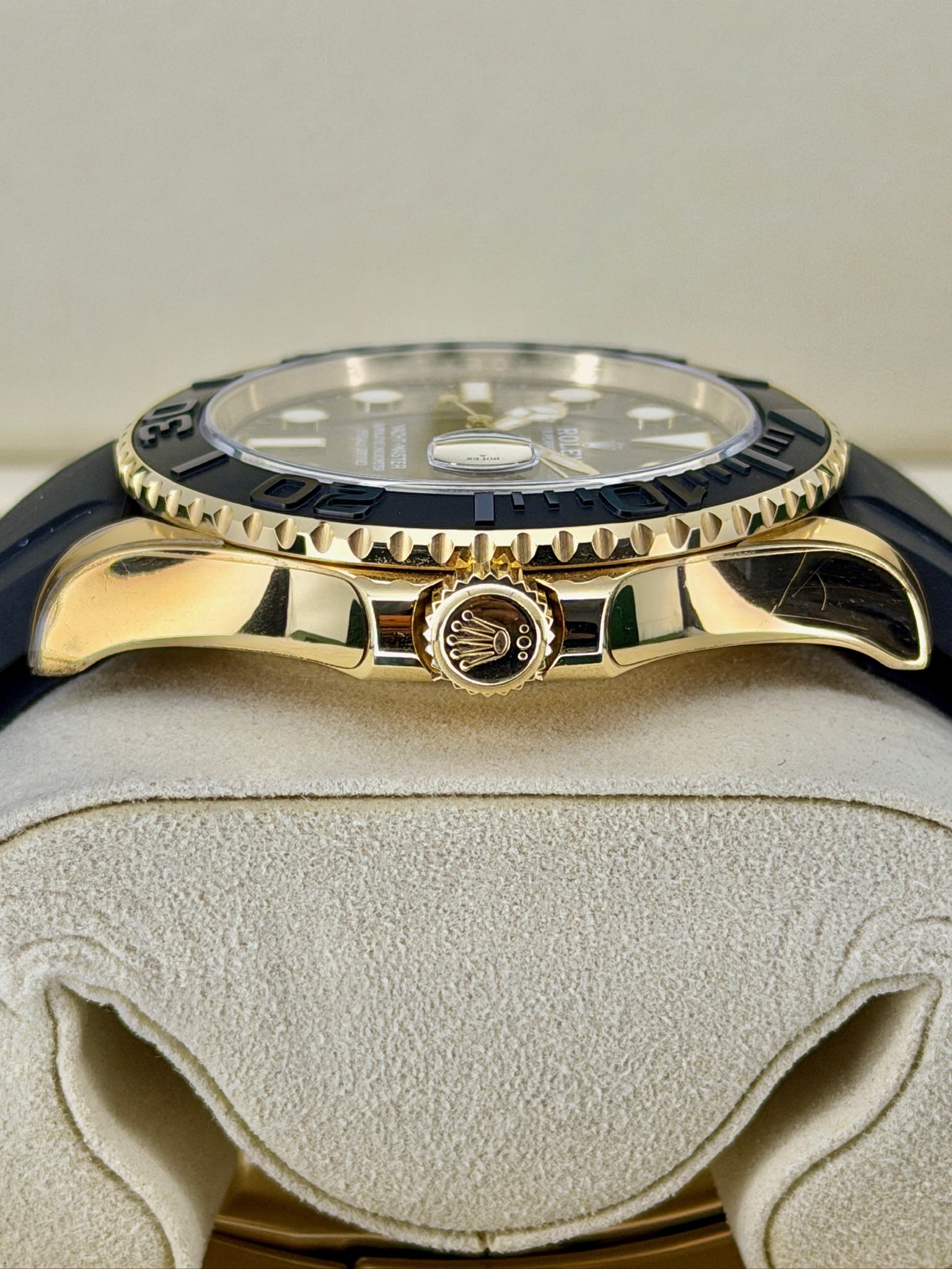 Side Shot Pre-Owned Rolex Yacht-Master 226658