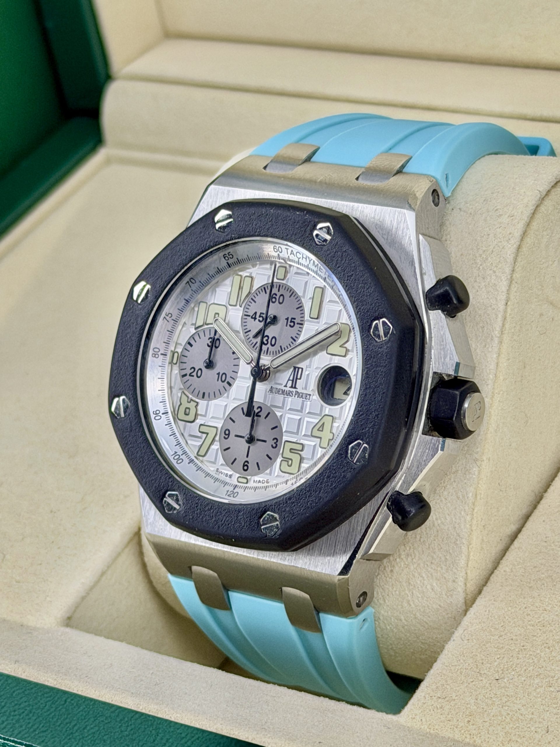 Side Face Pre-Owned Audemars Piguet Royal Oak Offshore 25940SK Rubberclad