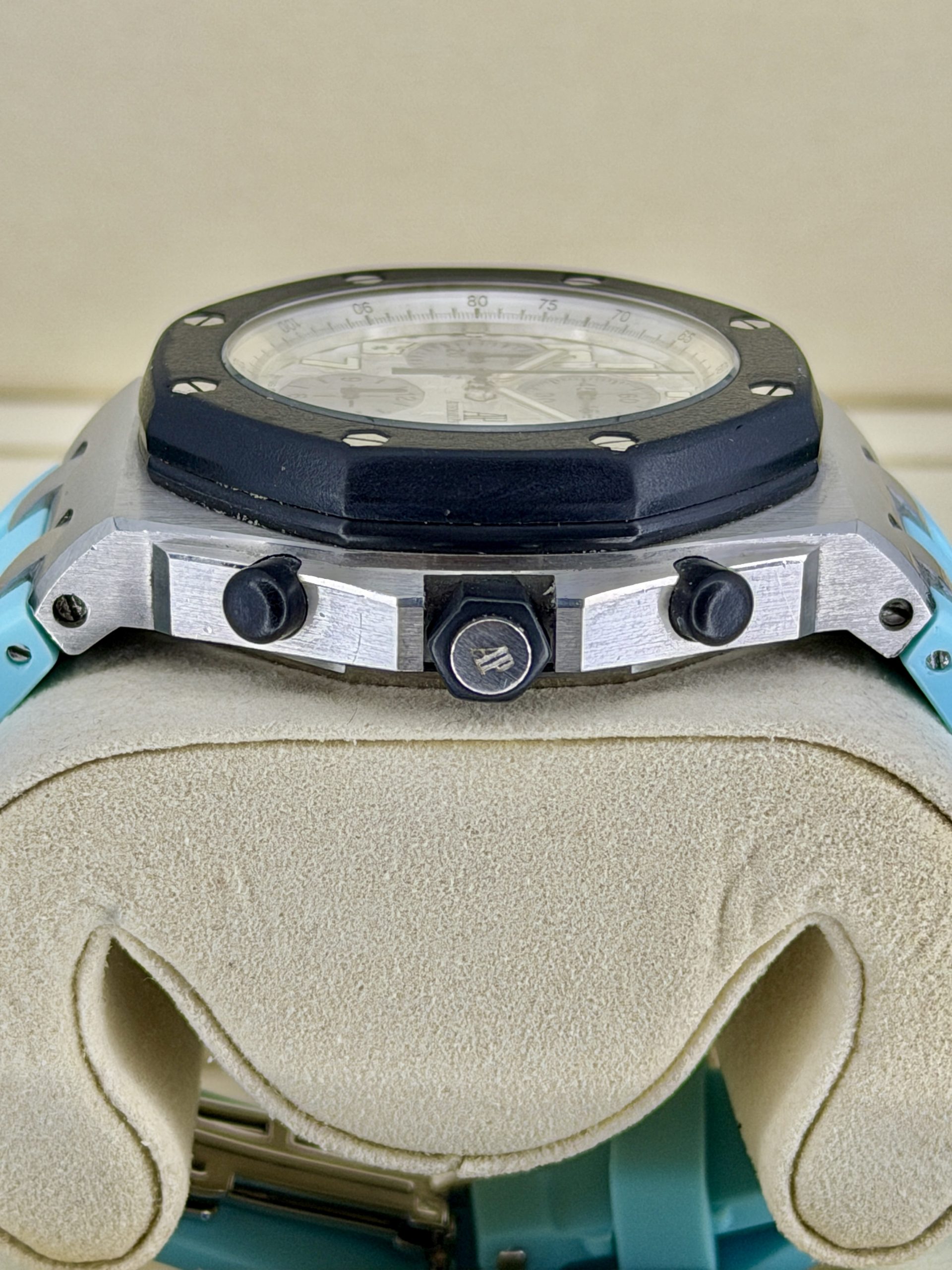 Side Shot Pre-Owned Audemars Piguet Royal Oak Offshore 25940SK Rubberclad