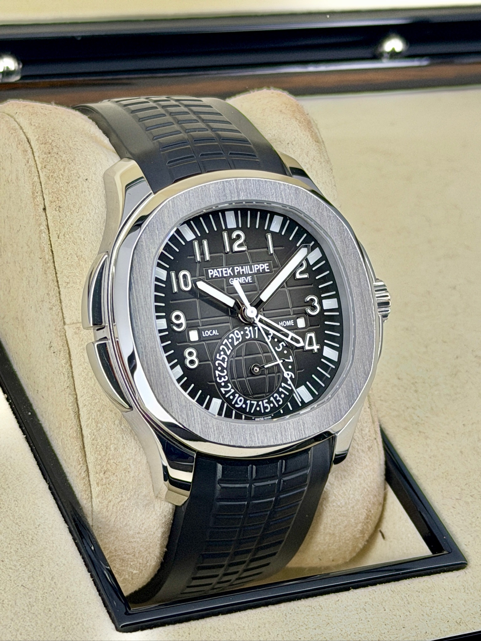 Side Face 2 Pre-Owned Patek Philippe Aquanaut 5164A Travel Time