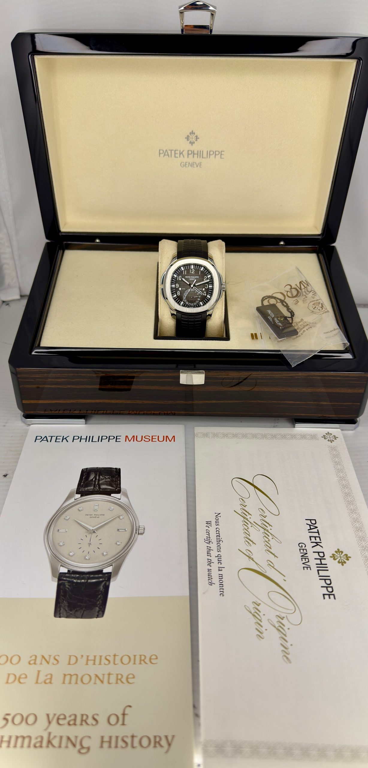 Box and Papers Pre-Owned Patek Philippe Aquanaut 5164A Travel Time