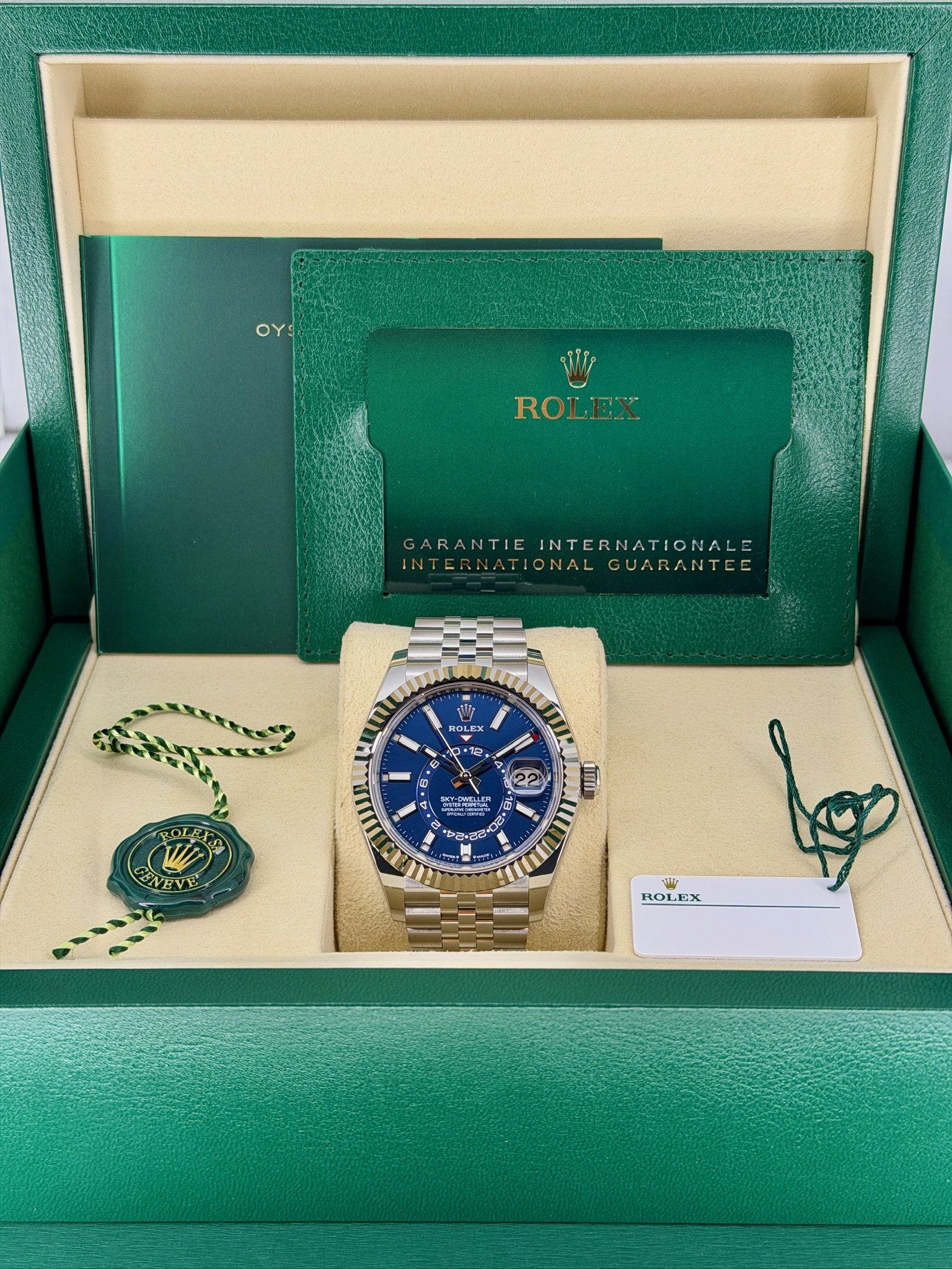 Box and Papers Pre-Owned Rolex Sky-Dweller 336934