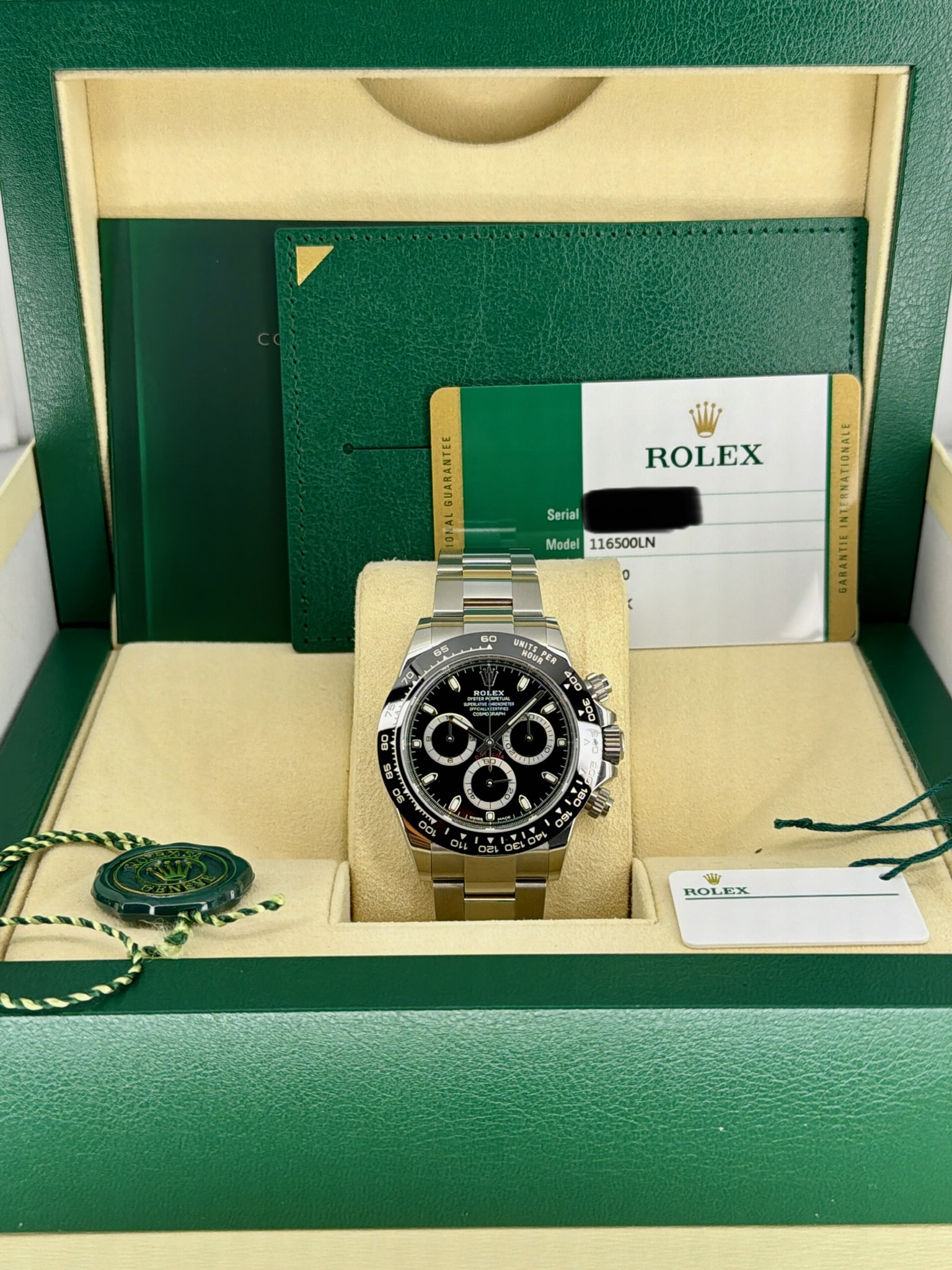 Box and Papers Pre-Owned Rolex Daytona 116500 Box and Papers