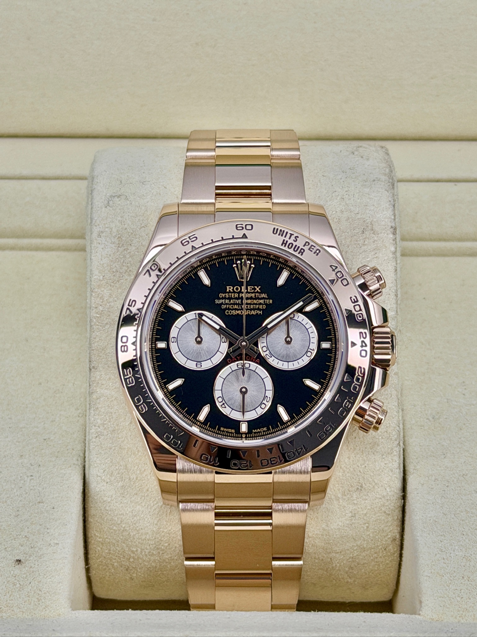 Front Face Pre-Owned Rolex Daytona 126505