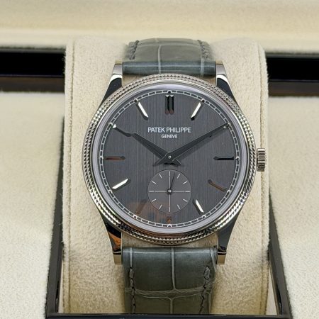 Front Face Pre-owned Patek Philippe Calatrava 6119G