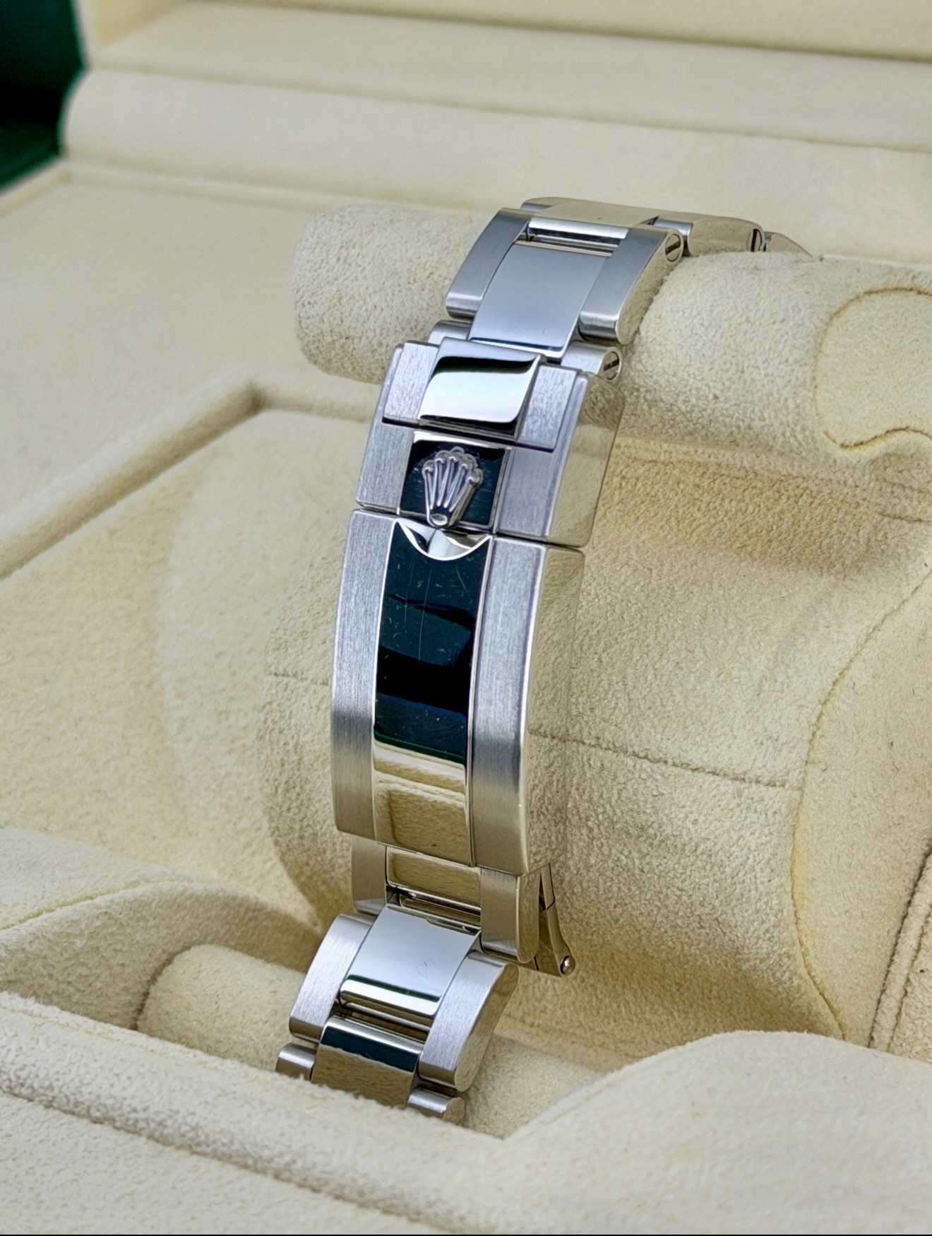 Bracelet Pre-Owned Rolex Daytona 126506 Baguette Box and Papers