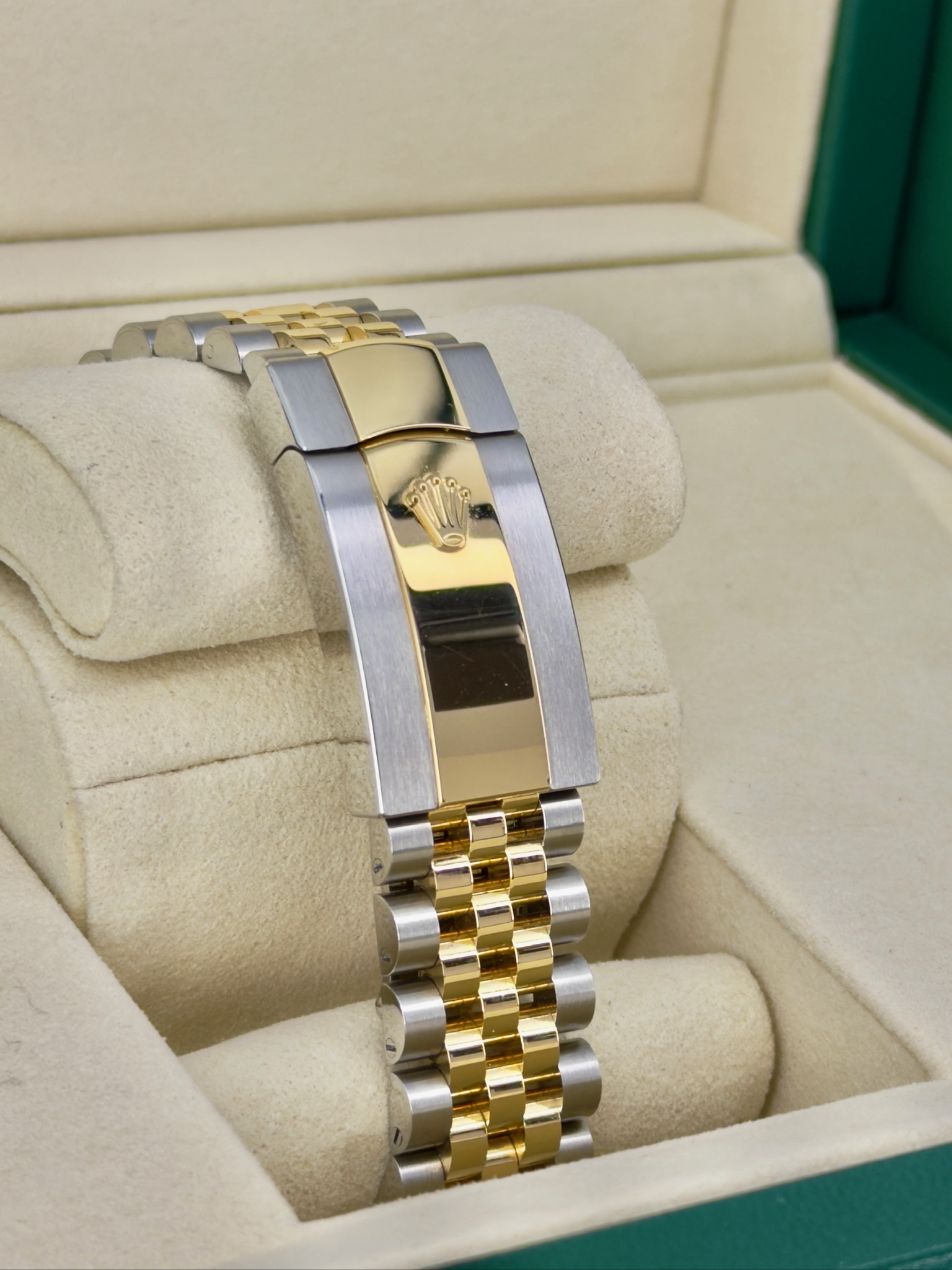 Bracelet 2 xPre-Owned Rolex Datejust 126333 Champagne Diamond Box and Papers